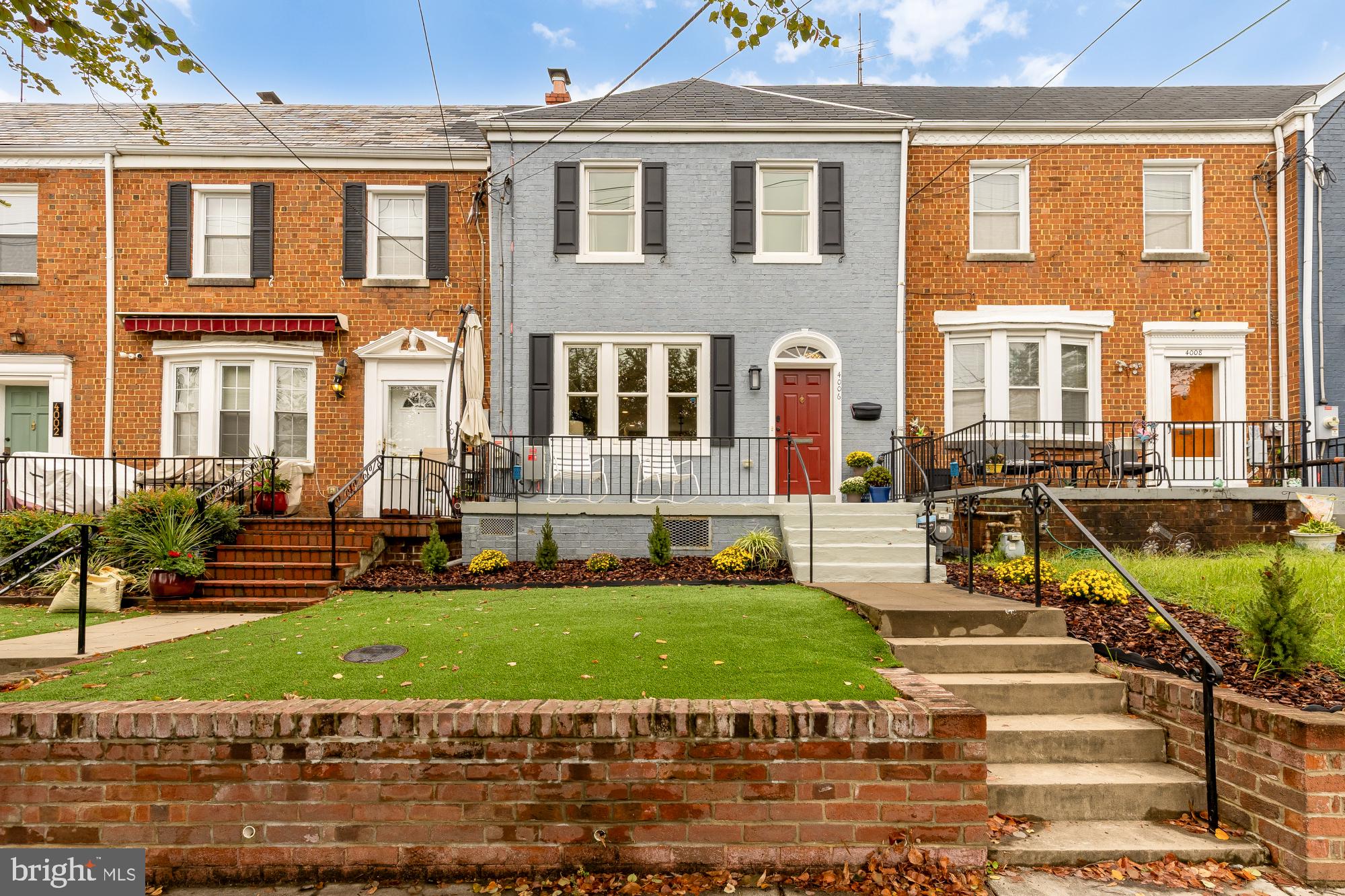 4006 10TH STREET NE