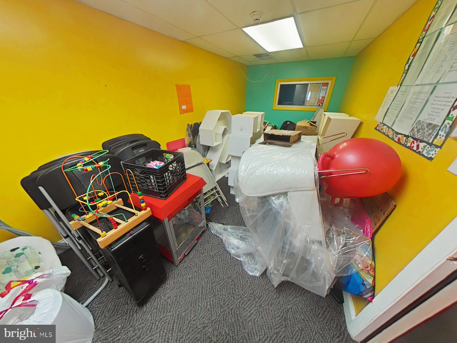 GERMANTOWN - Commercial Sale