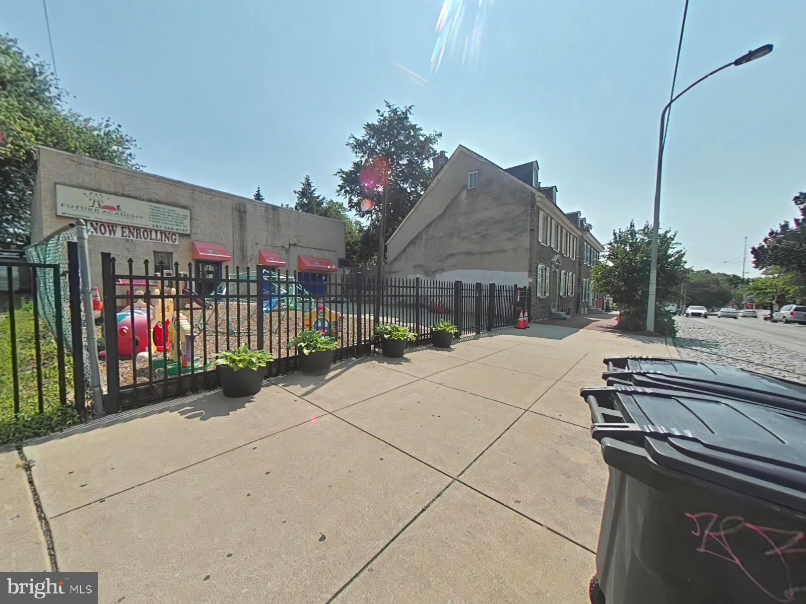 GERMANTOWN - Commercial Sale