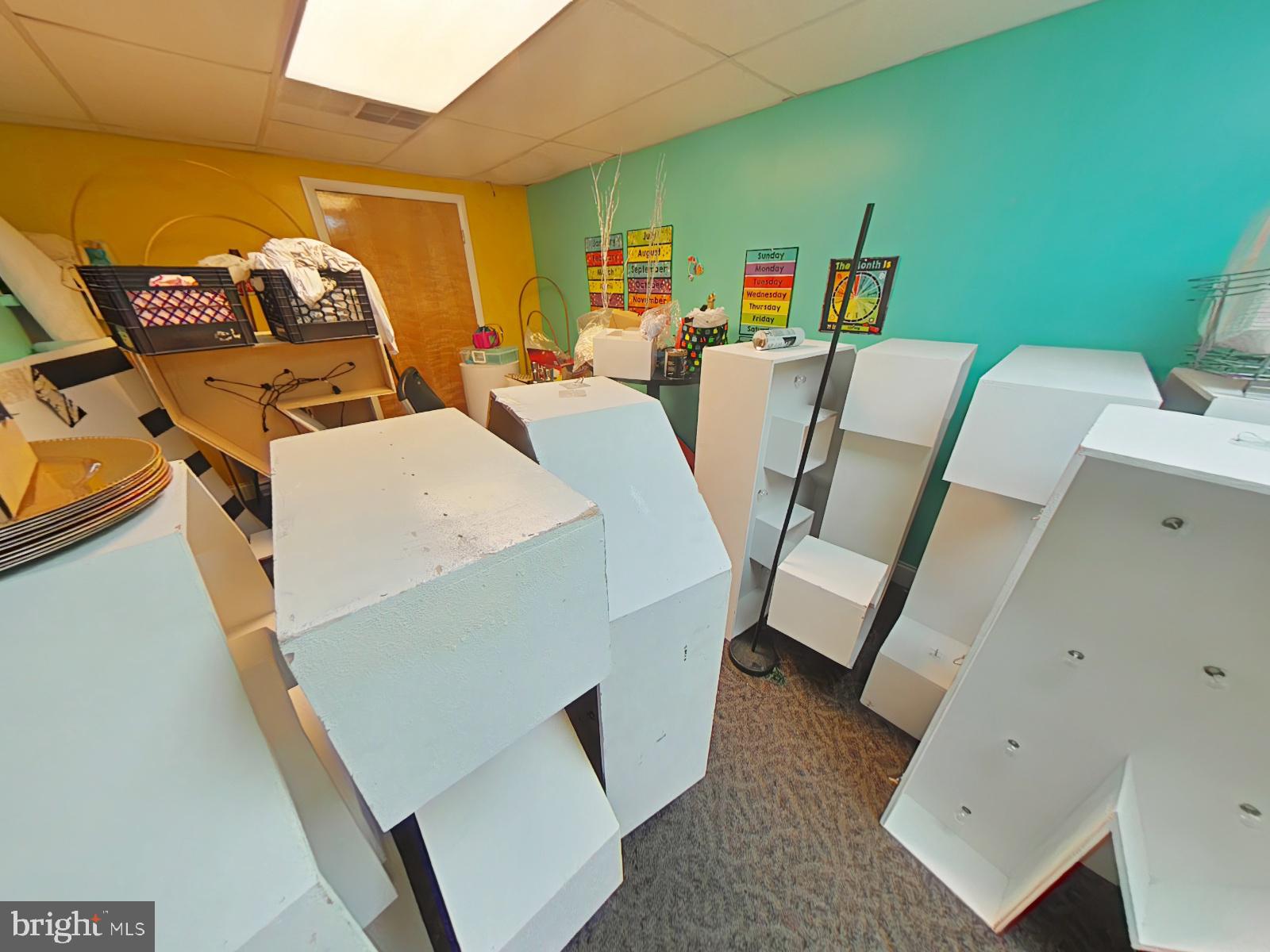 GERMANTOWN - Commercial Sale