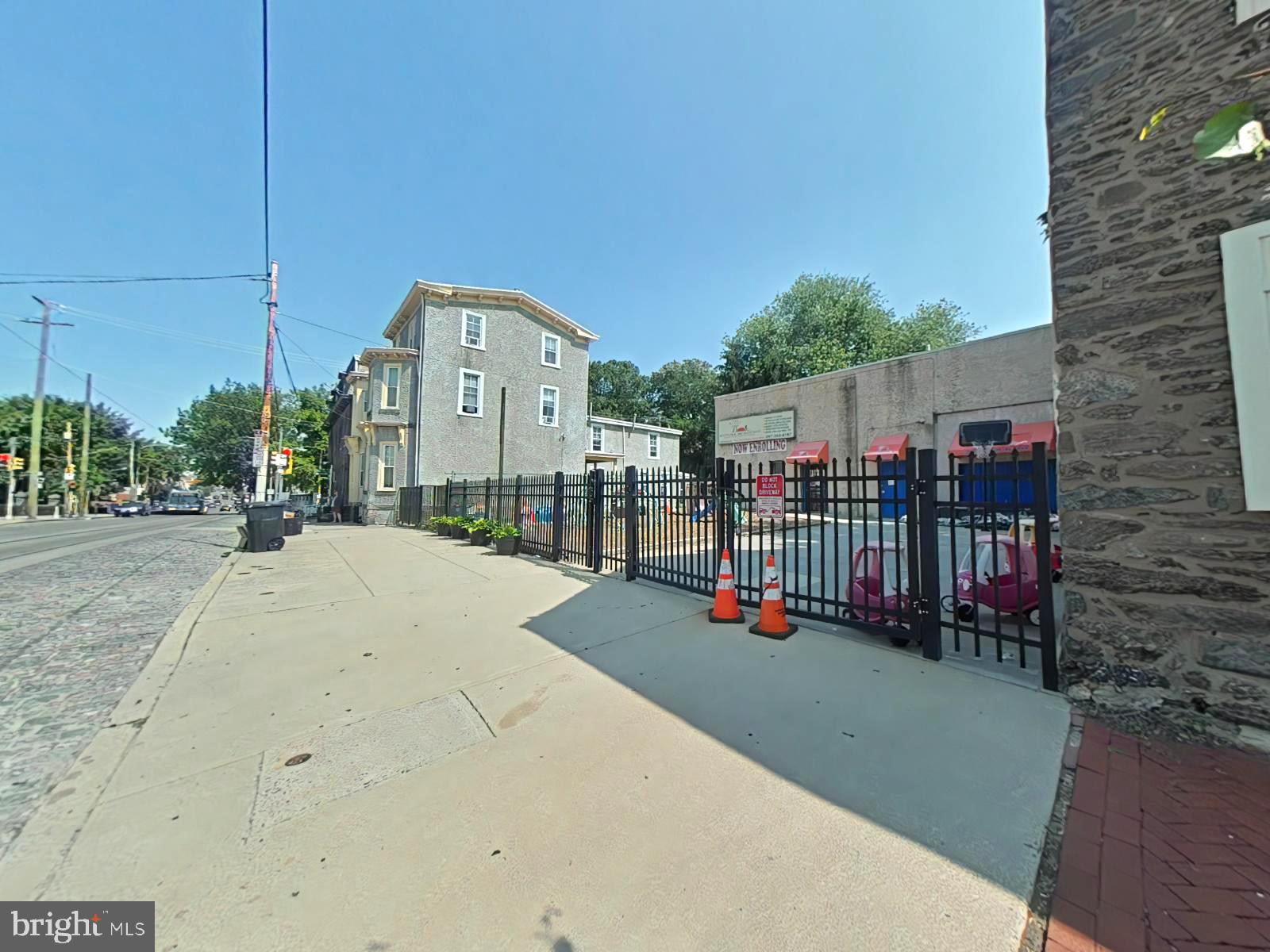 GERMANTOWN - Commercial Sale