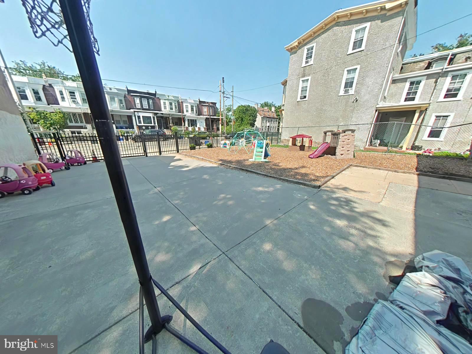 GERMANTOWN - Commercial Sale