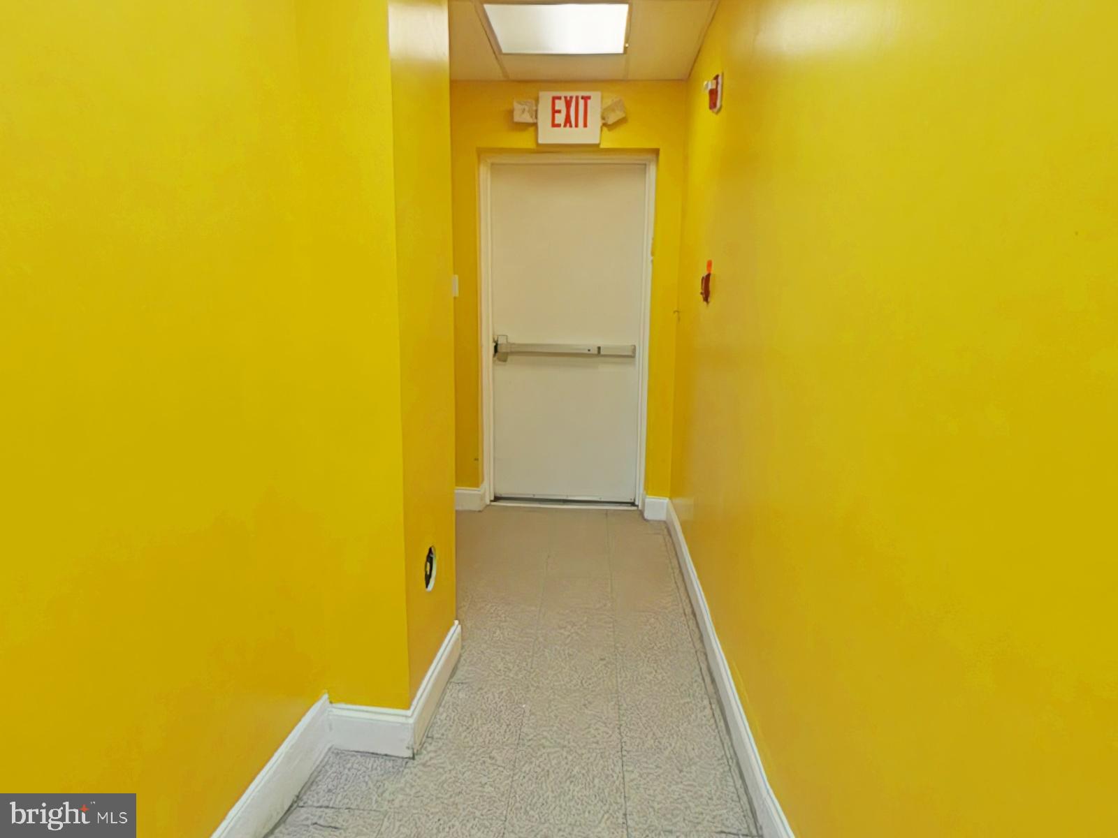 GERMANTOWN - Commercial Sale