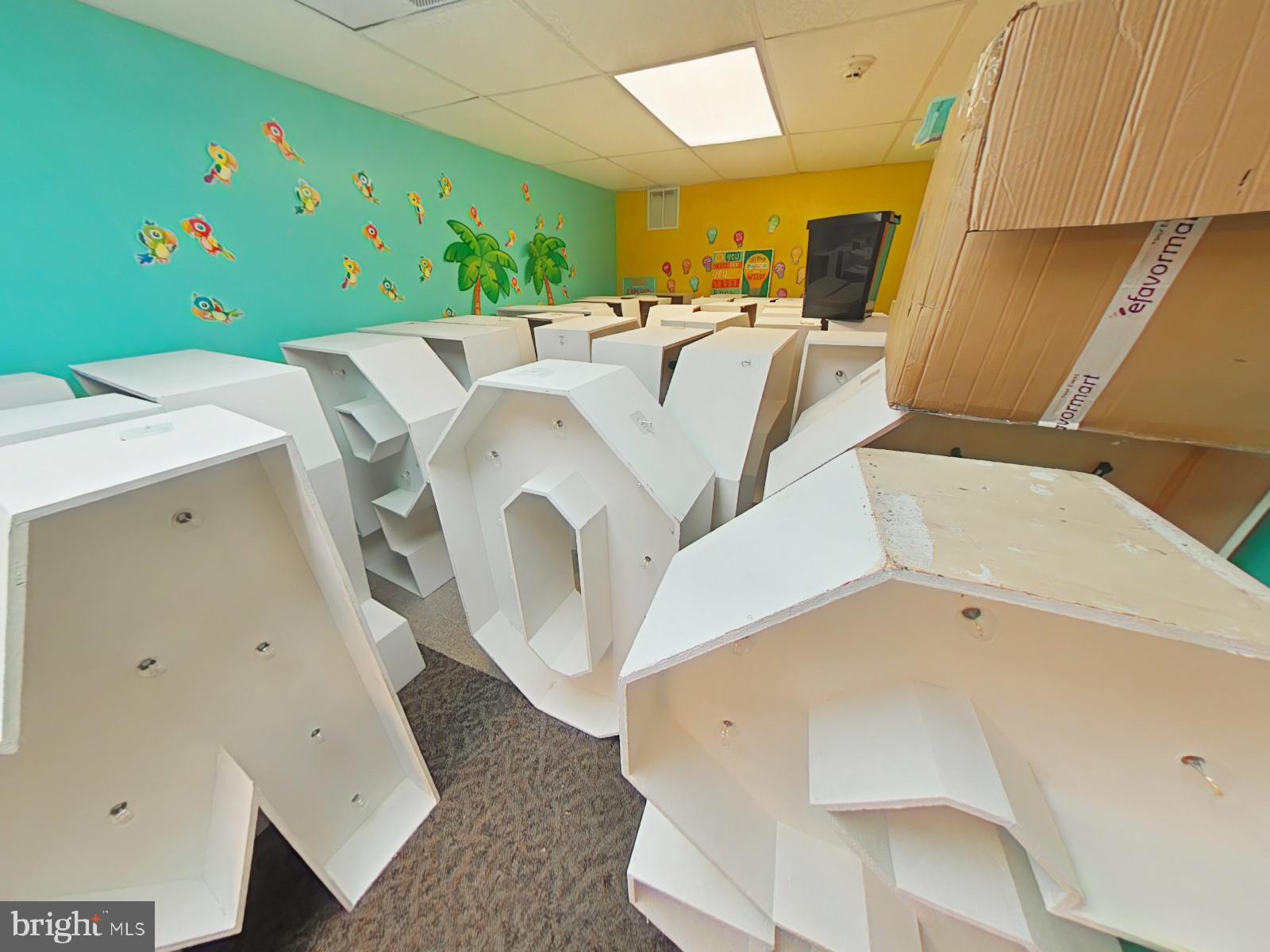 GERMANTOWN - Commercial Sale