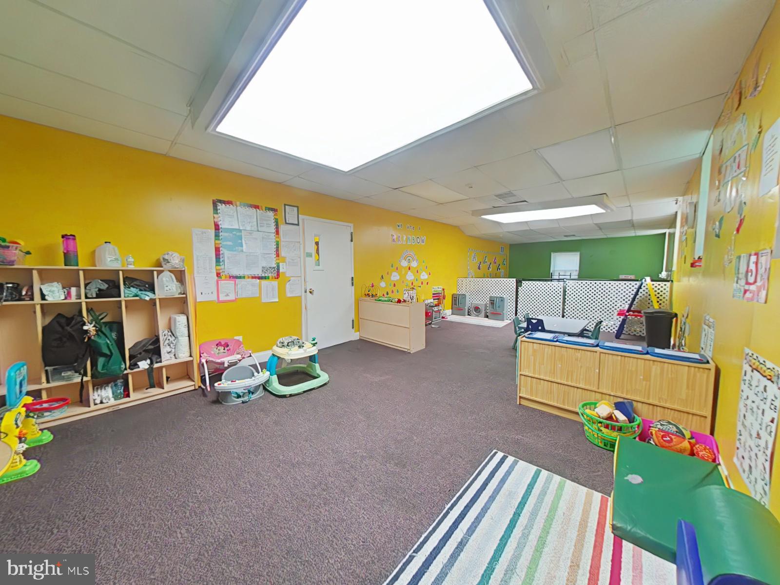 GERMANTOWN - Commercial Sale