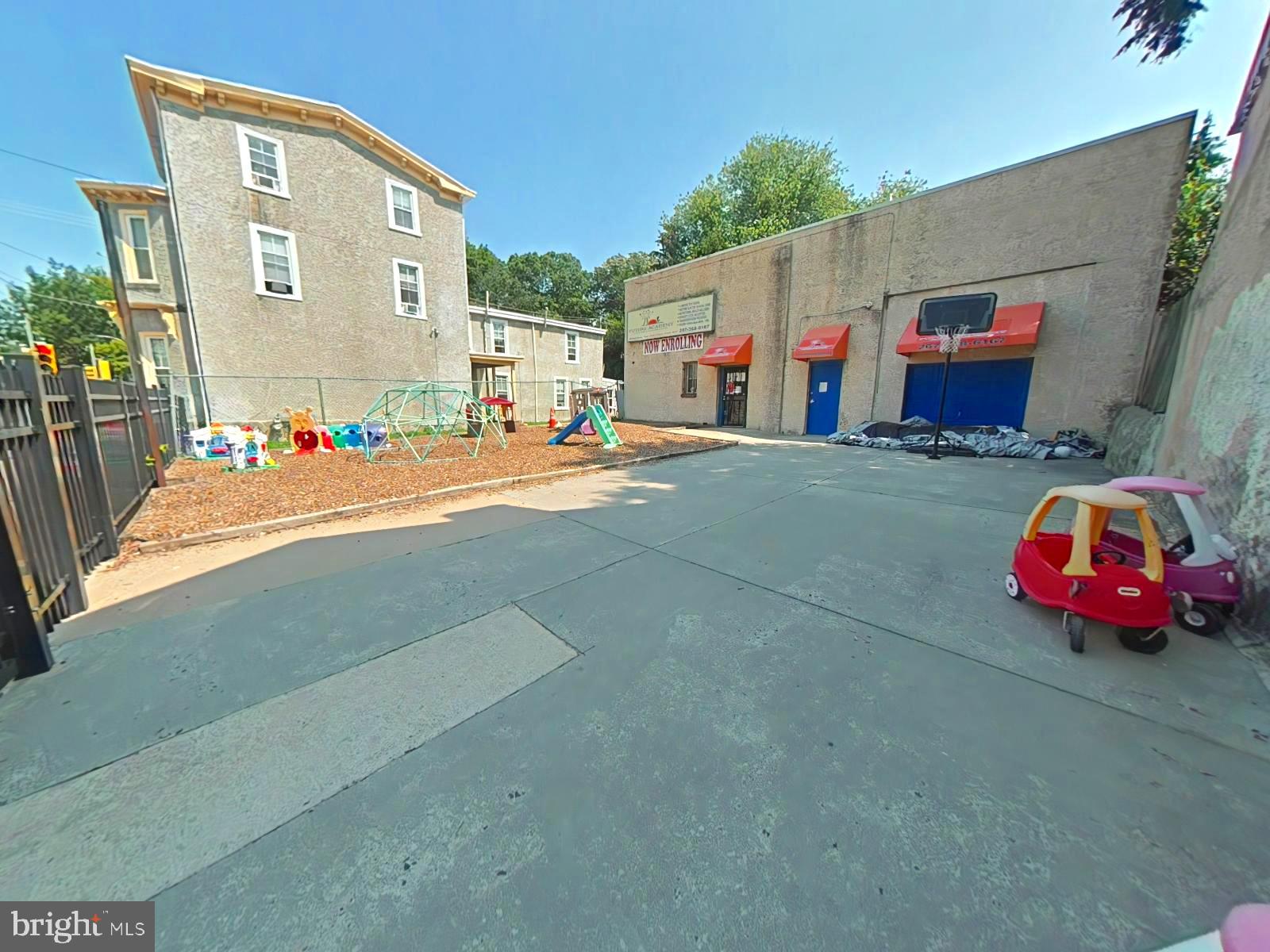 GERMANTOWN - Commercial Sale