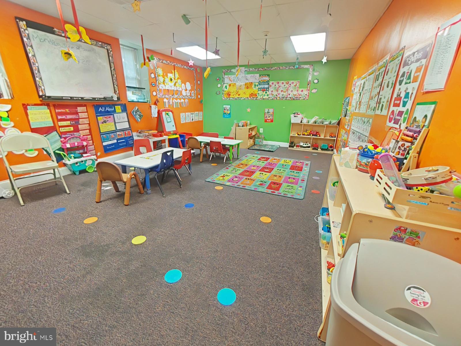 GERMANTOWN - Commercial Sale