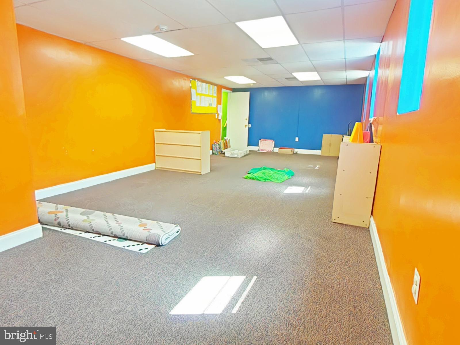 GERMANTOWN - Commercial Sale