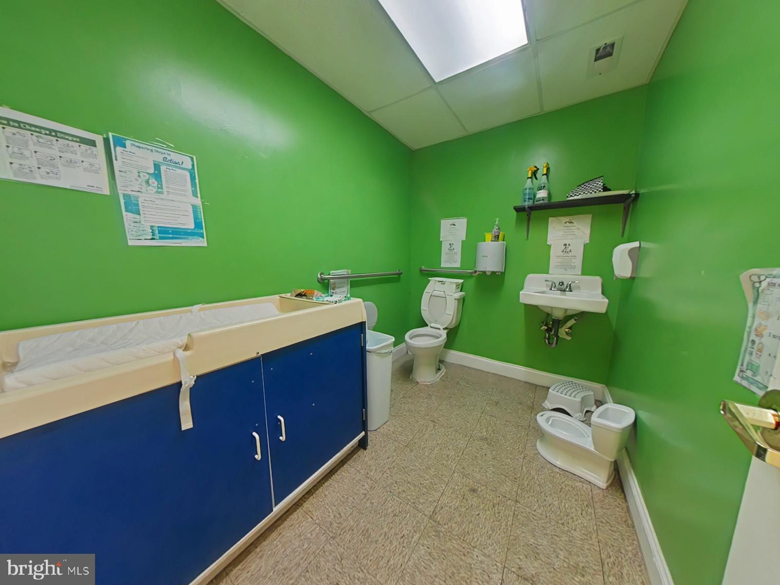 GERMANTOWN - Commercial Sale