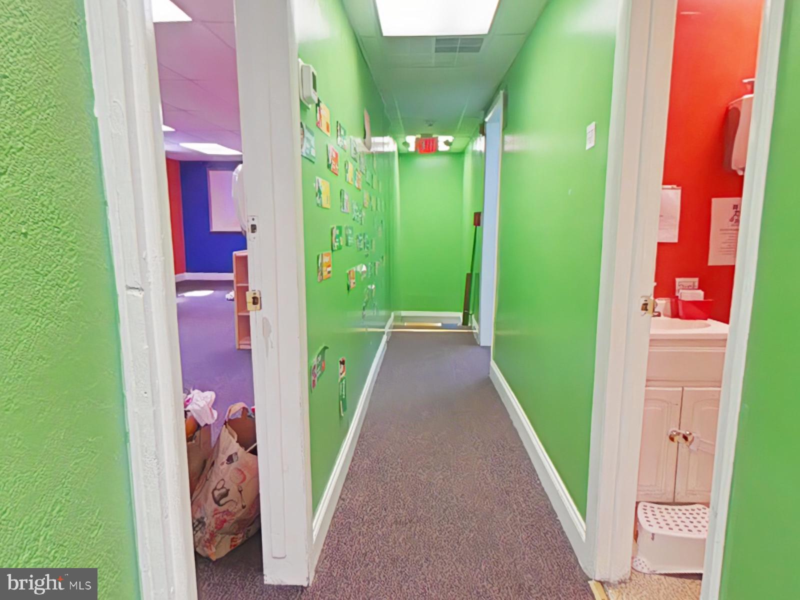 GERMANTOWN - Commercial Sale