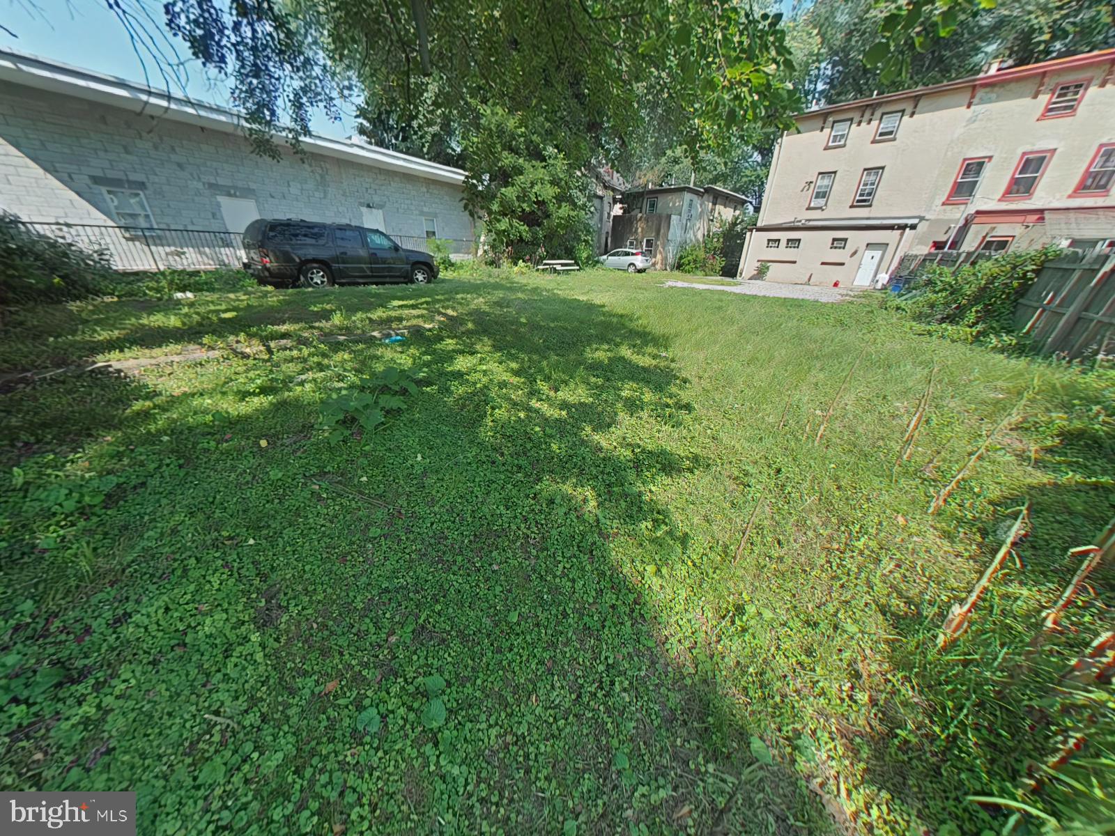 GERMANTOWN - Commercial Sale