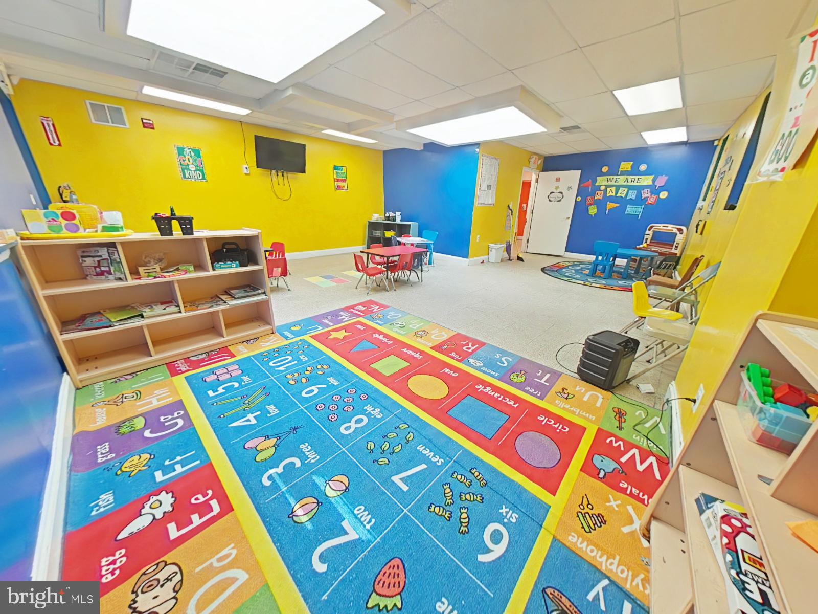 GERMANTOWN - Commercial Sale