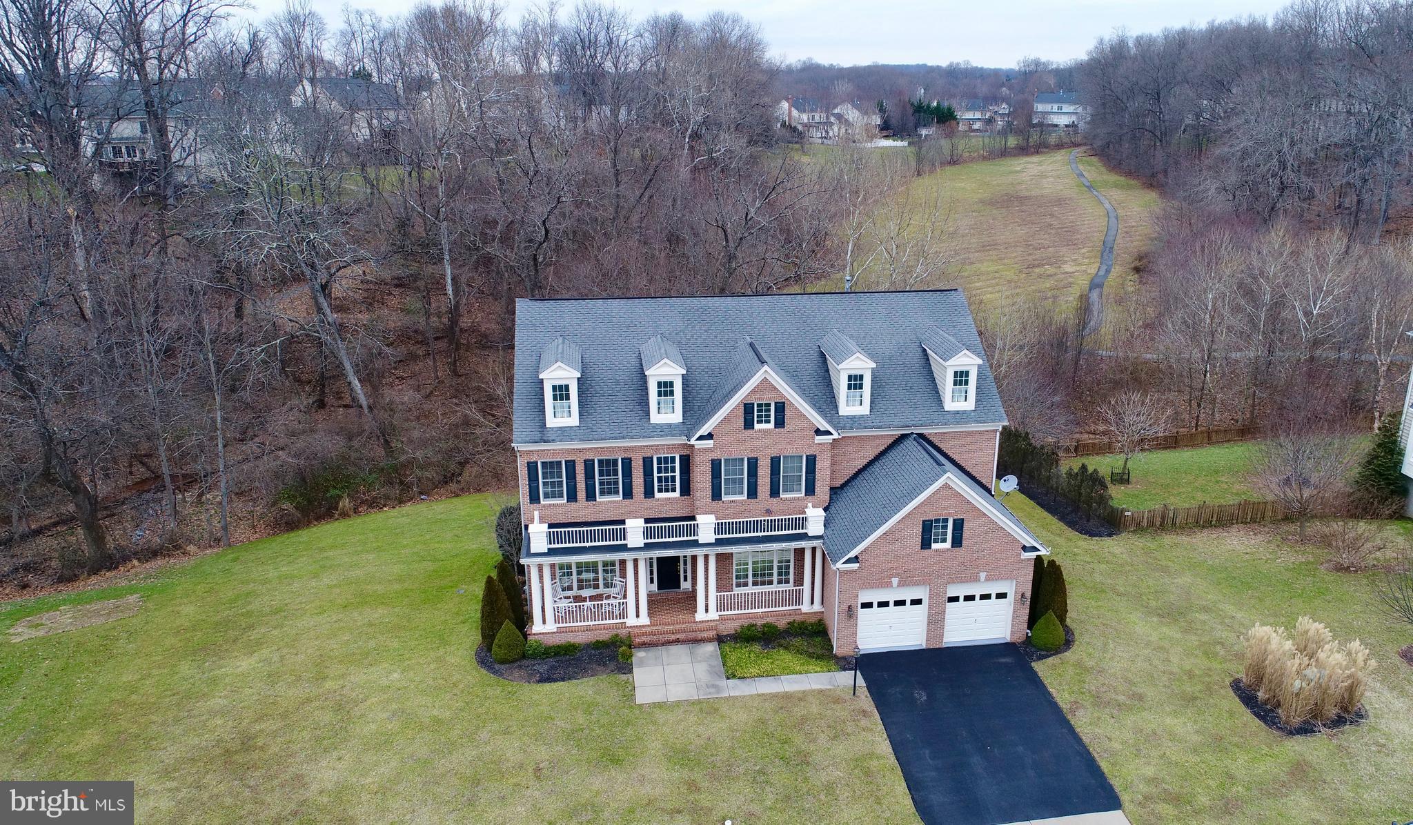 WINDSOR KNOLLS - Residential