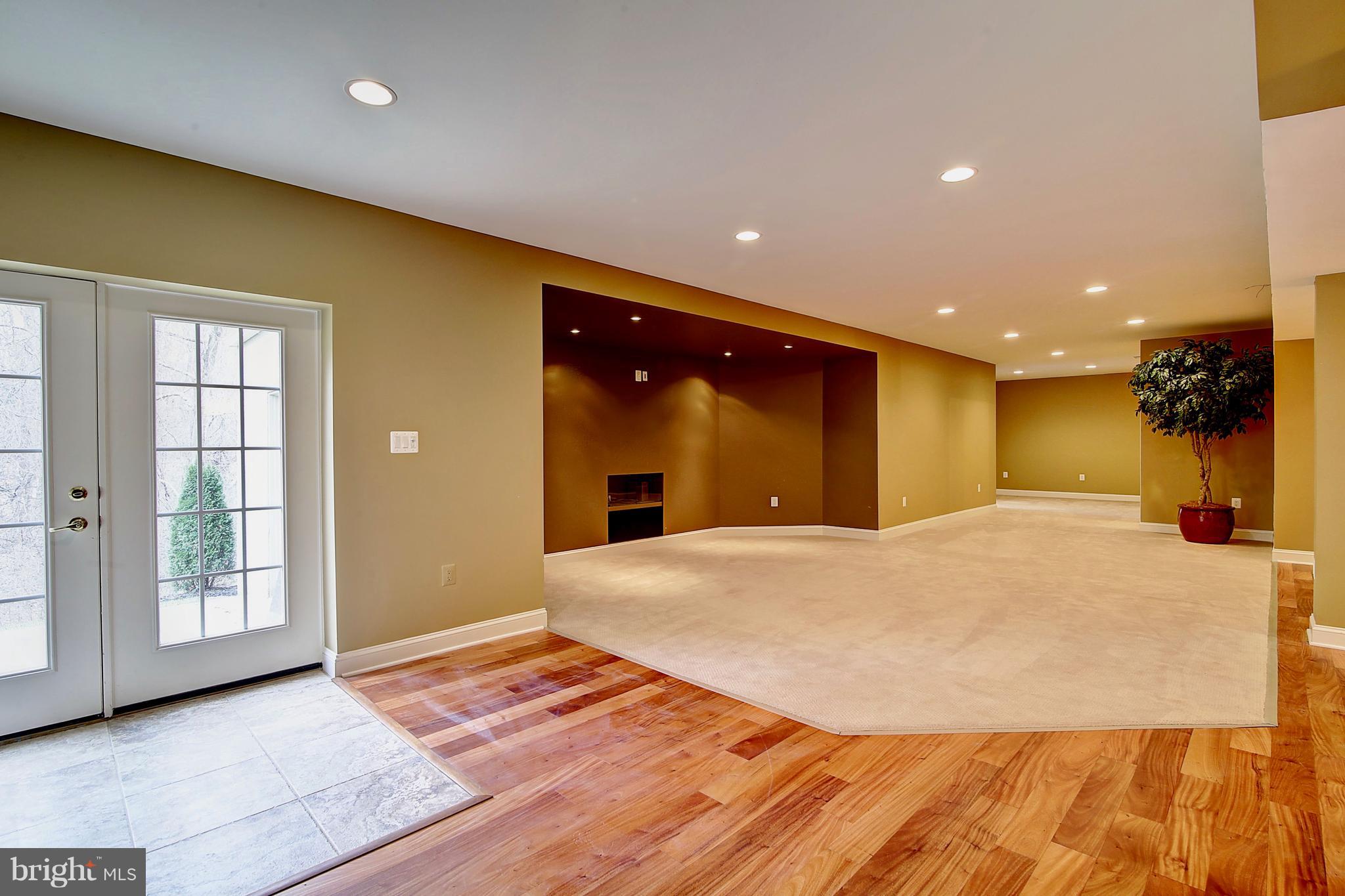 WINDSOR KNOLLS - Residential