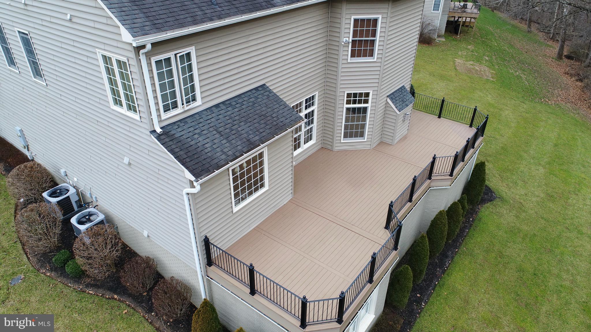 WINDSOR KNOLLS - Residential