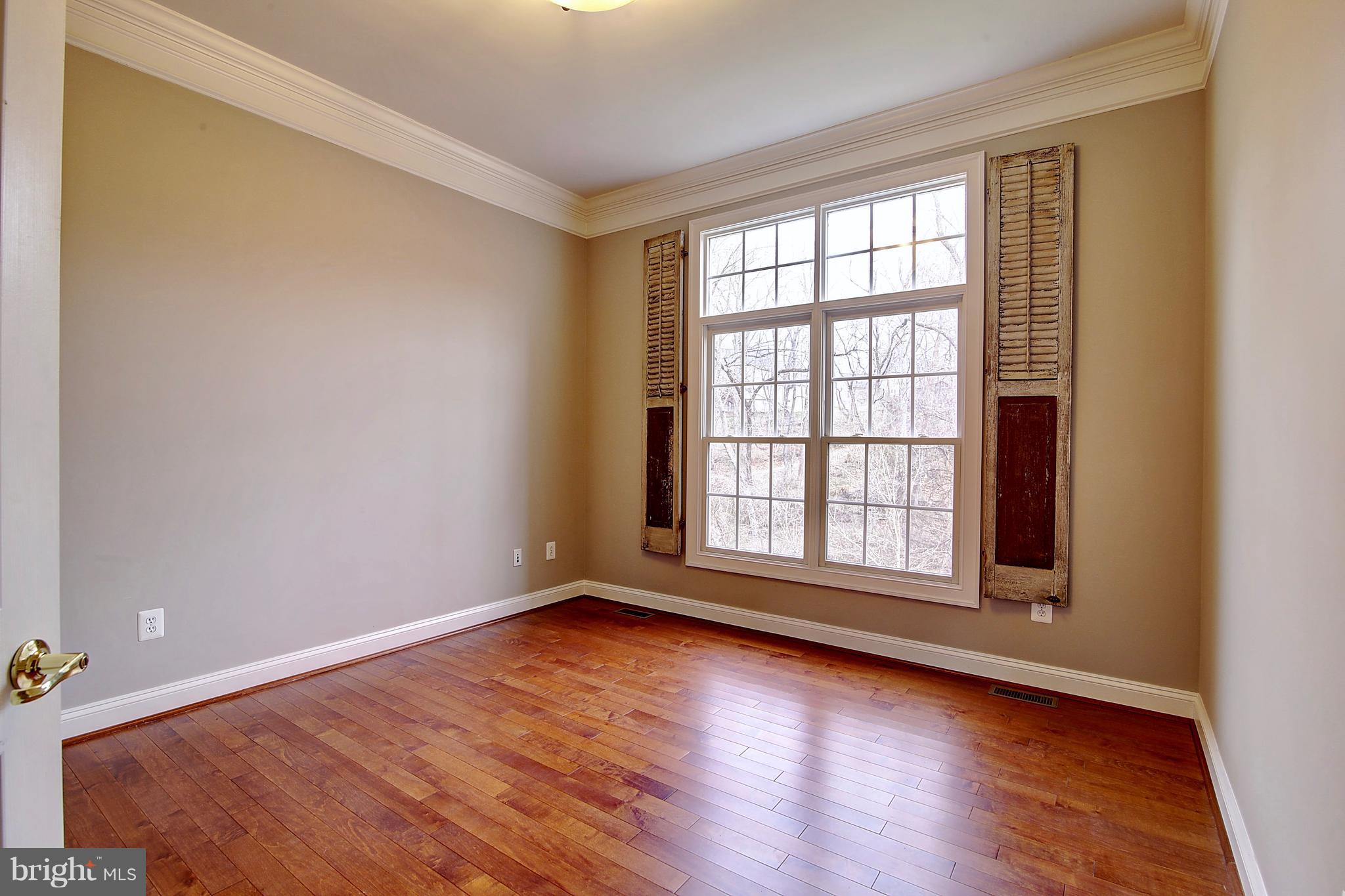 WINDSOR KNOLLS - Residential