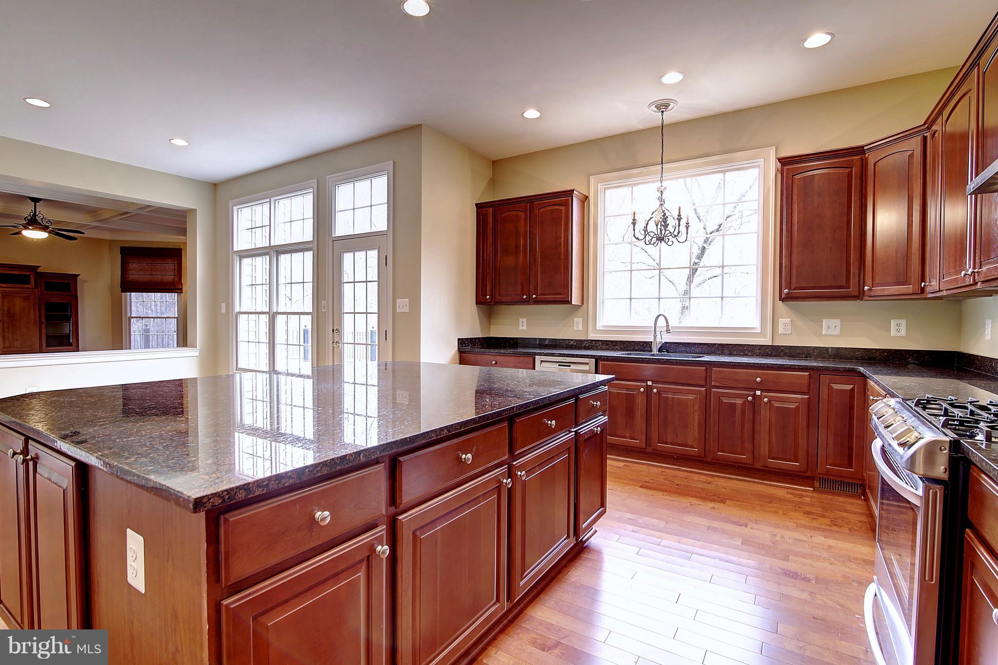 WINDSOR KNOLLS - Residential