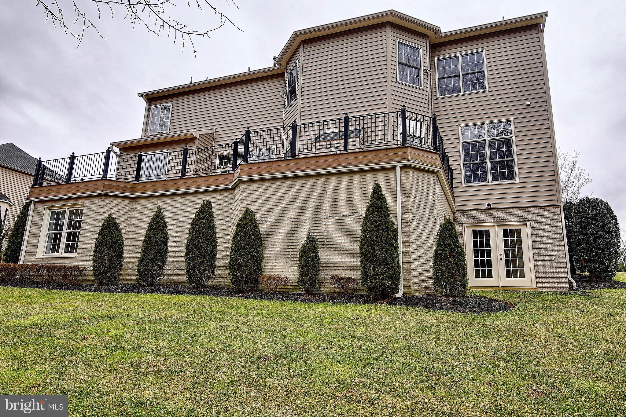 WINDSOR KNOLLS - Residential