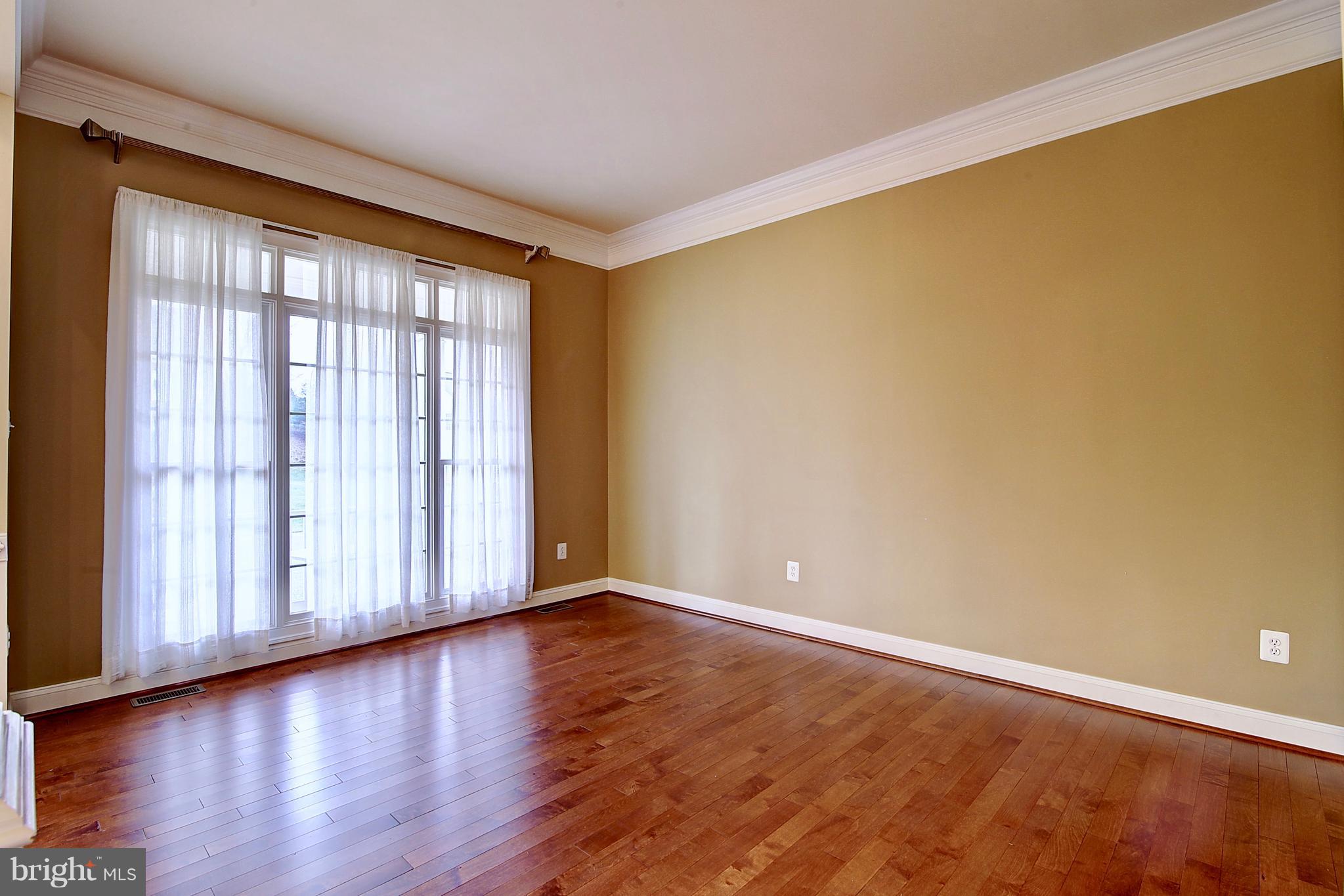 WINDSOR KNOLLS - Residential