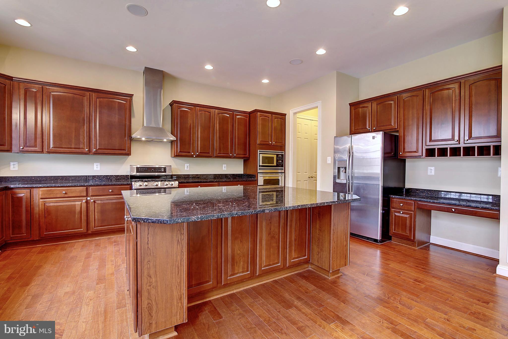 WINDSOR KNOLLS - Residential