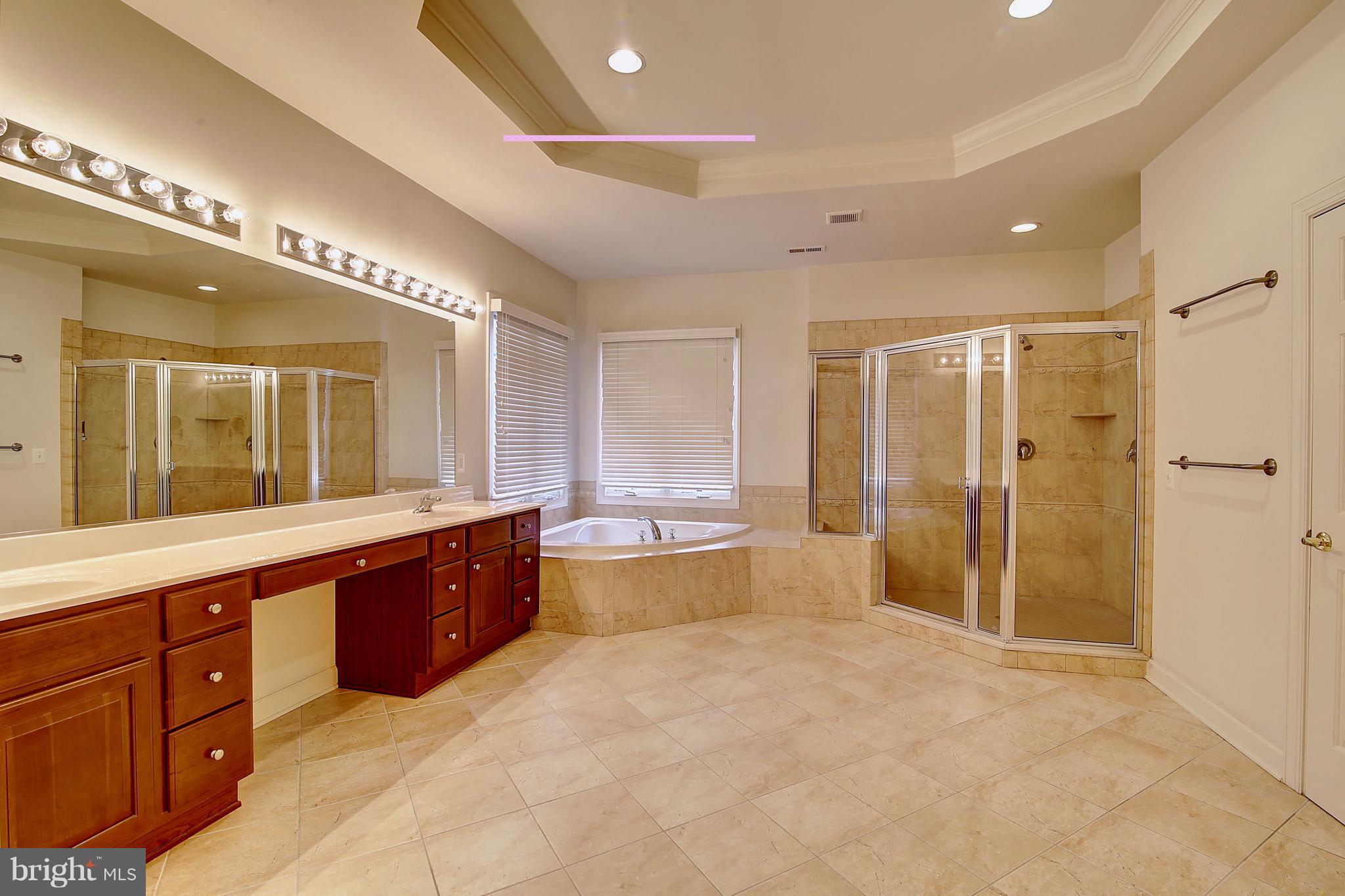 WINDSOR KNOLLS - Residential