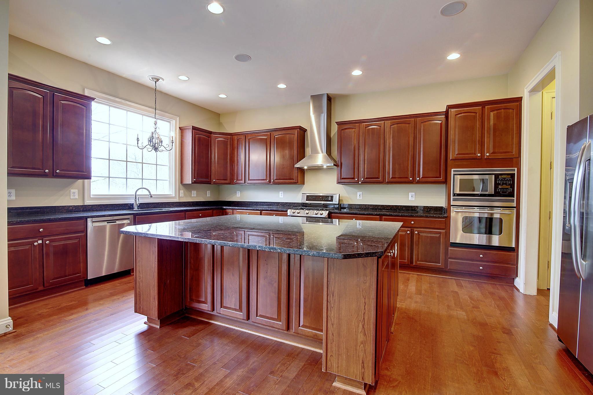 WINDSOR KNOLLS - Residential