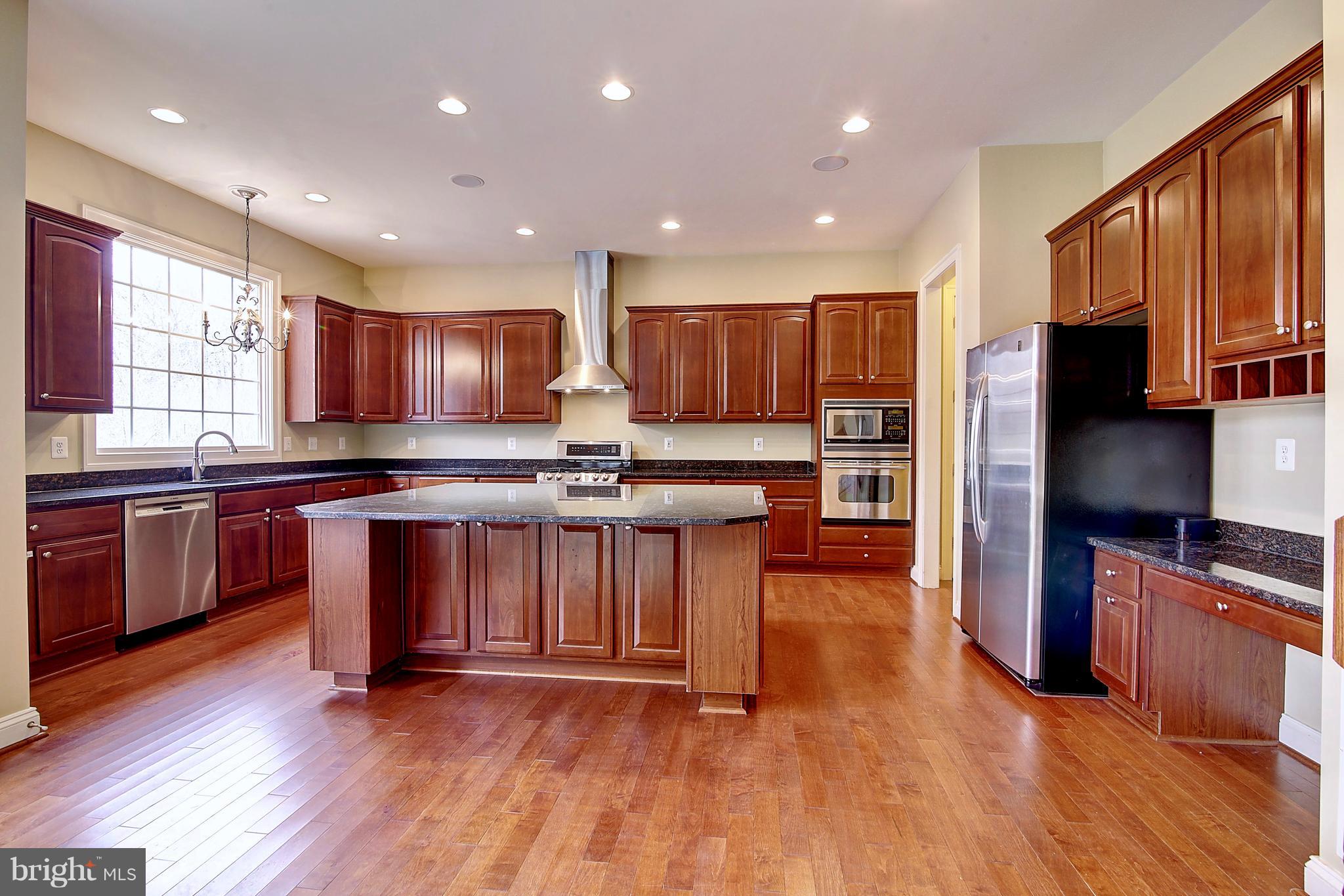 WINDSOR KNOLLS - Residential