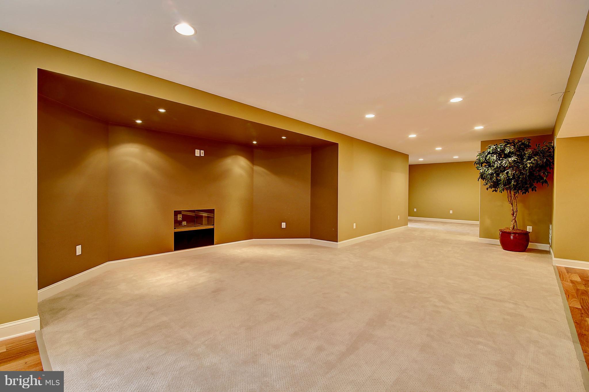 WINDSOR KNOLLS - Residential