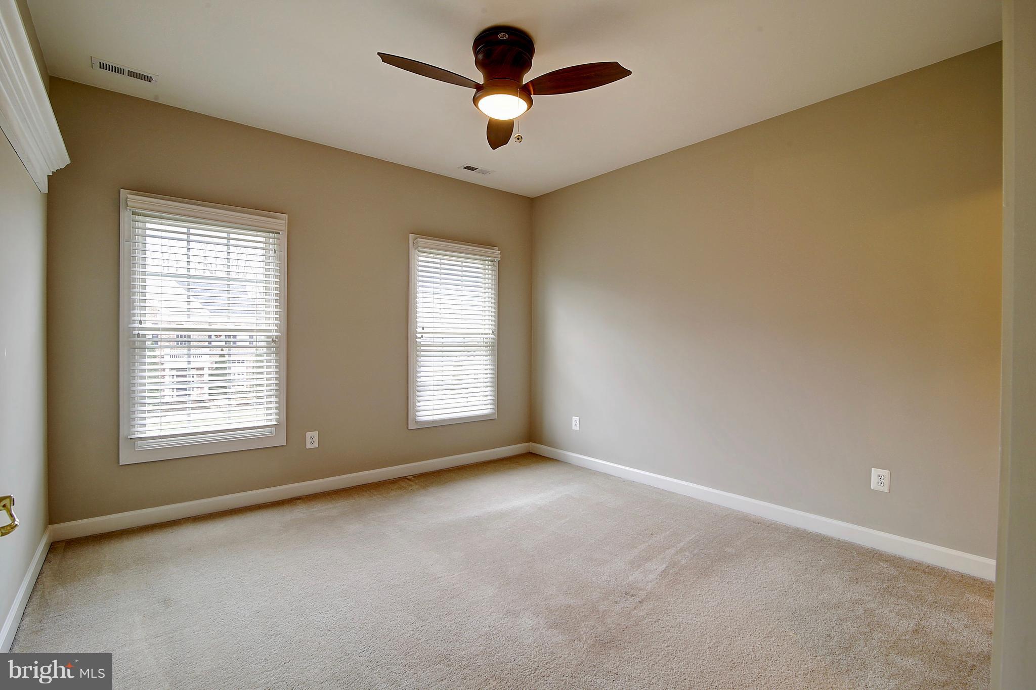 WINDSOR KNOLLS - Residential