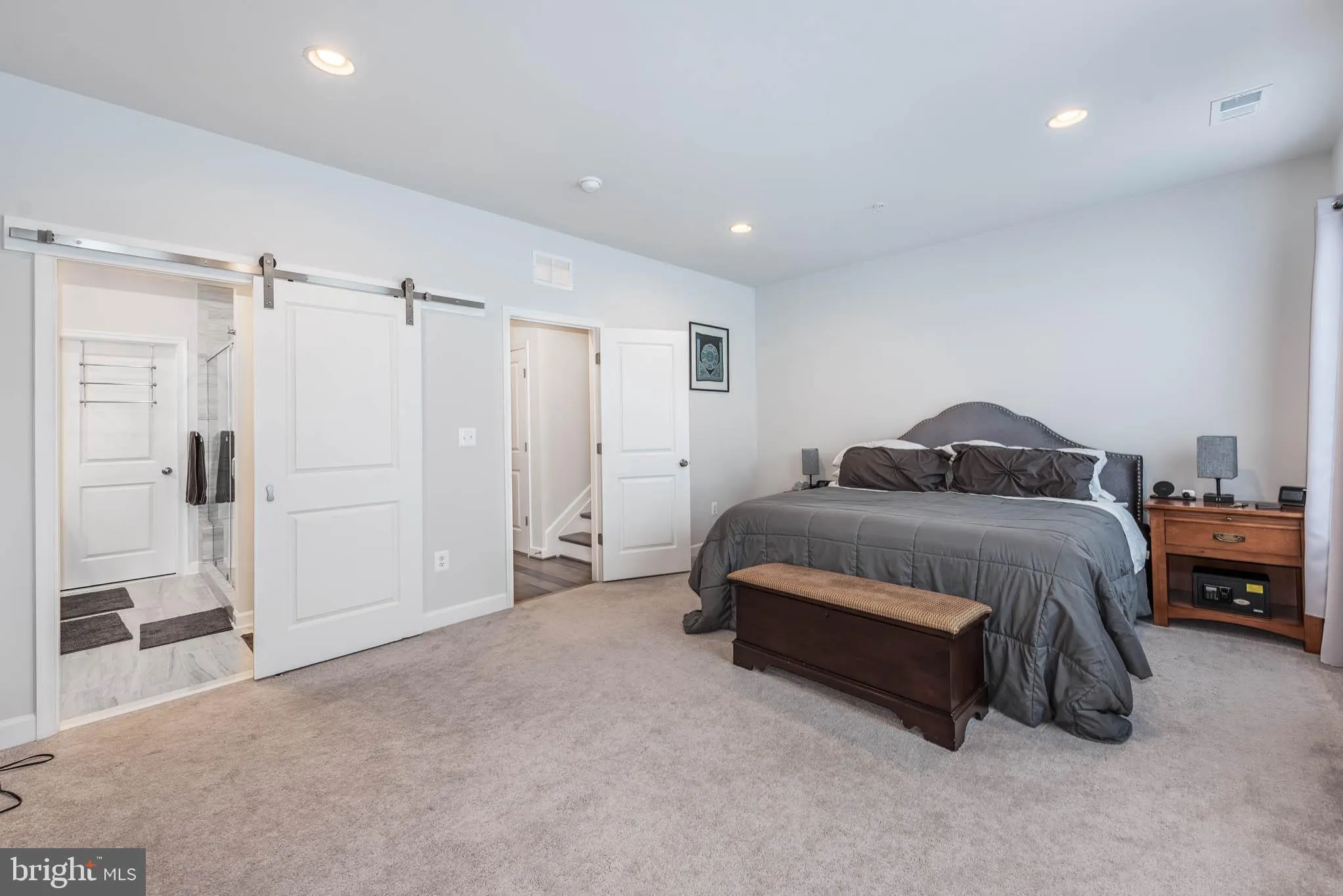 Oxon Hill, Maryland 20745, United States, 4 Bedrooms Bedrooms, ,5 BathroomsBathrooms,Residential,Active,150165