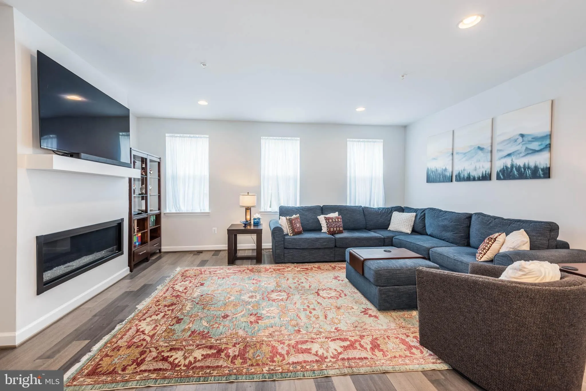 Oxon Hill, Maryland 20745, United States, 4 Bedrooms Bedrooms, ,5 BathroomsBathrooms,Residential,Active,150165