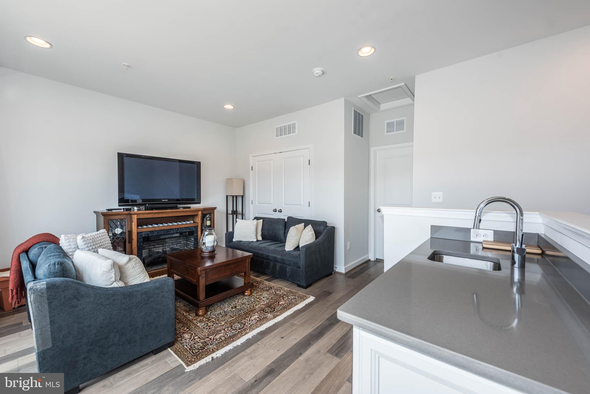 POTOMAC OVERLOOK AT NATIONAL HARBOR - Residential