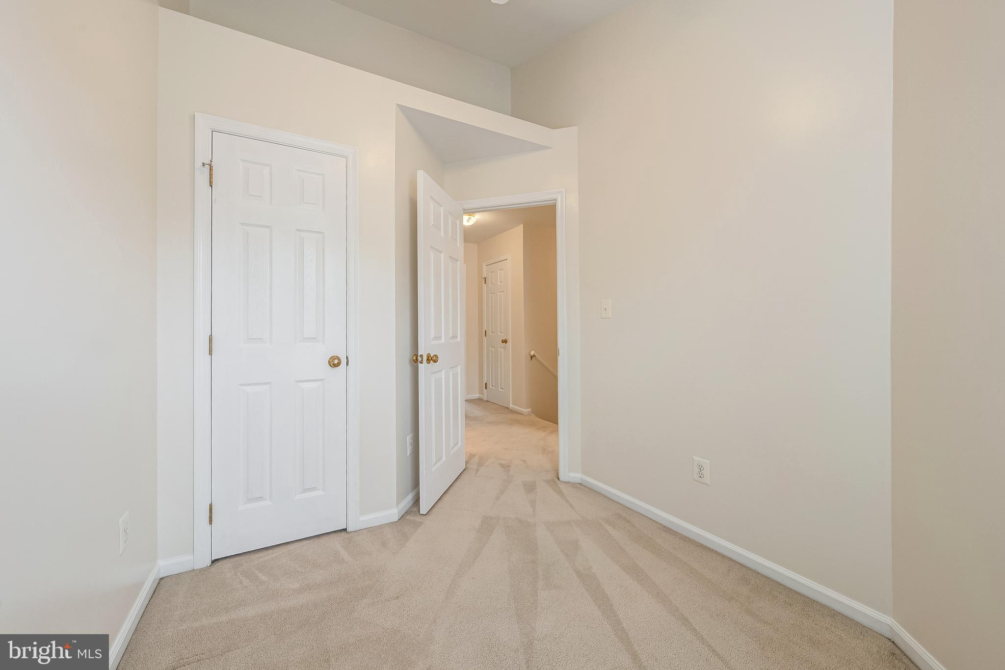 RESTON - Residential Lease