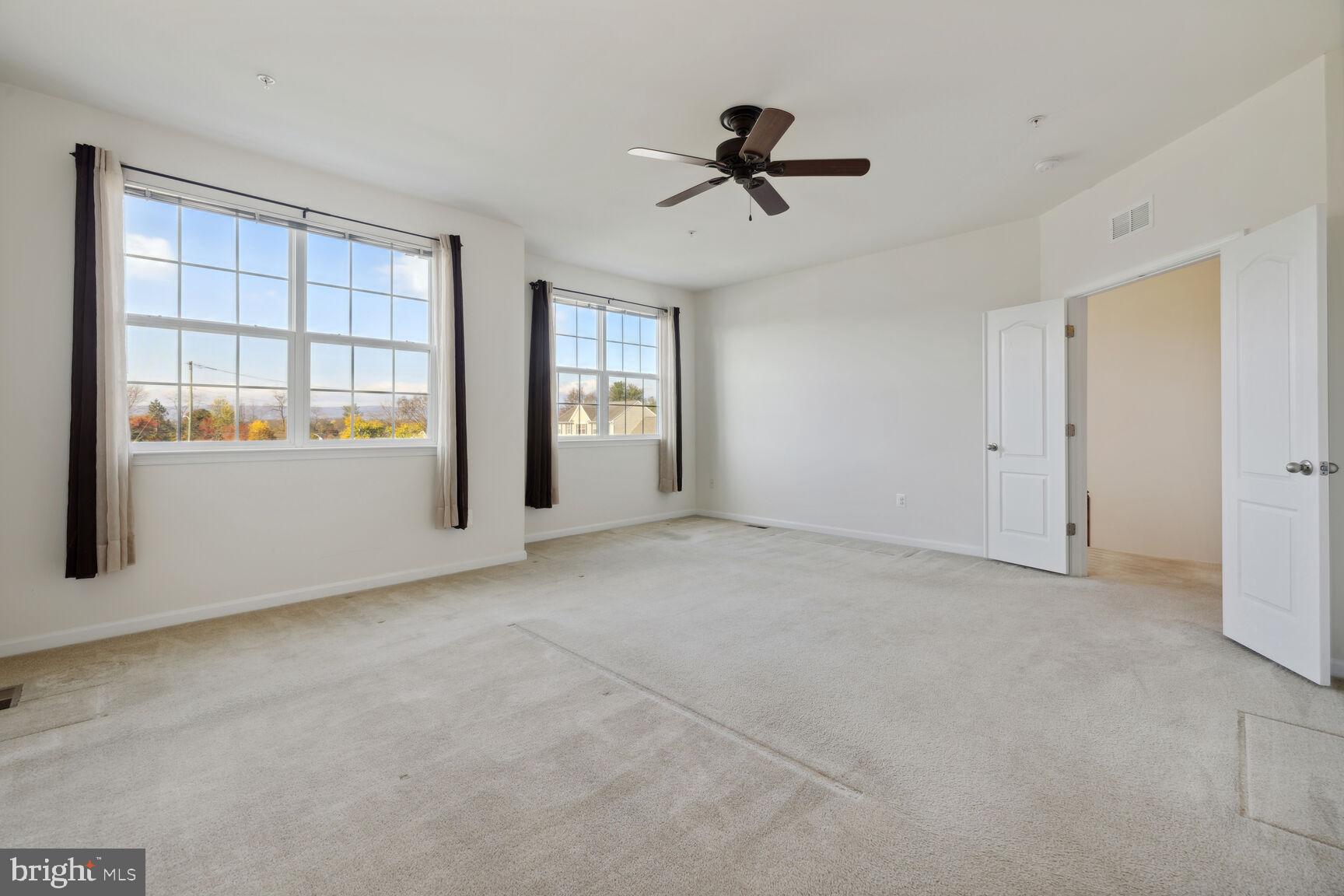 SUN MEADOW - Residential