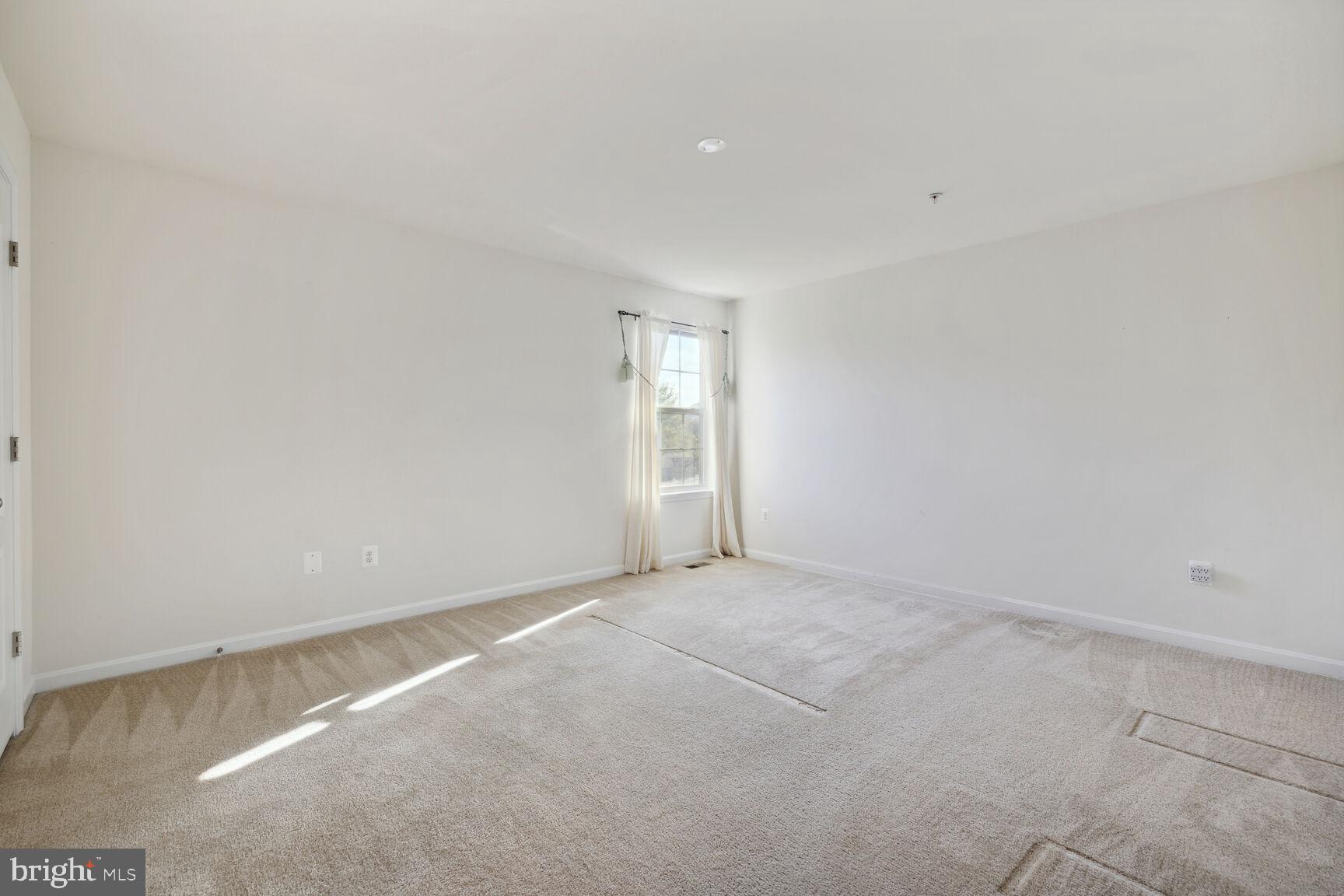 SUN MEADOW - Residential