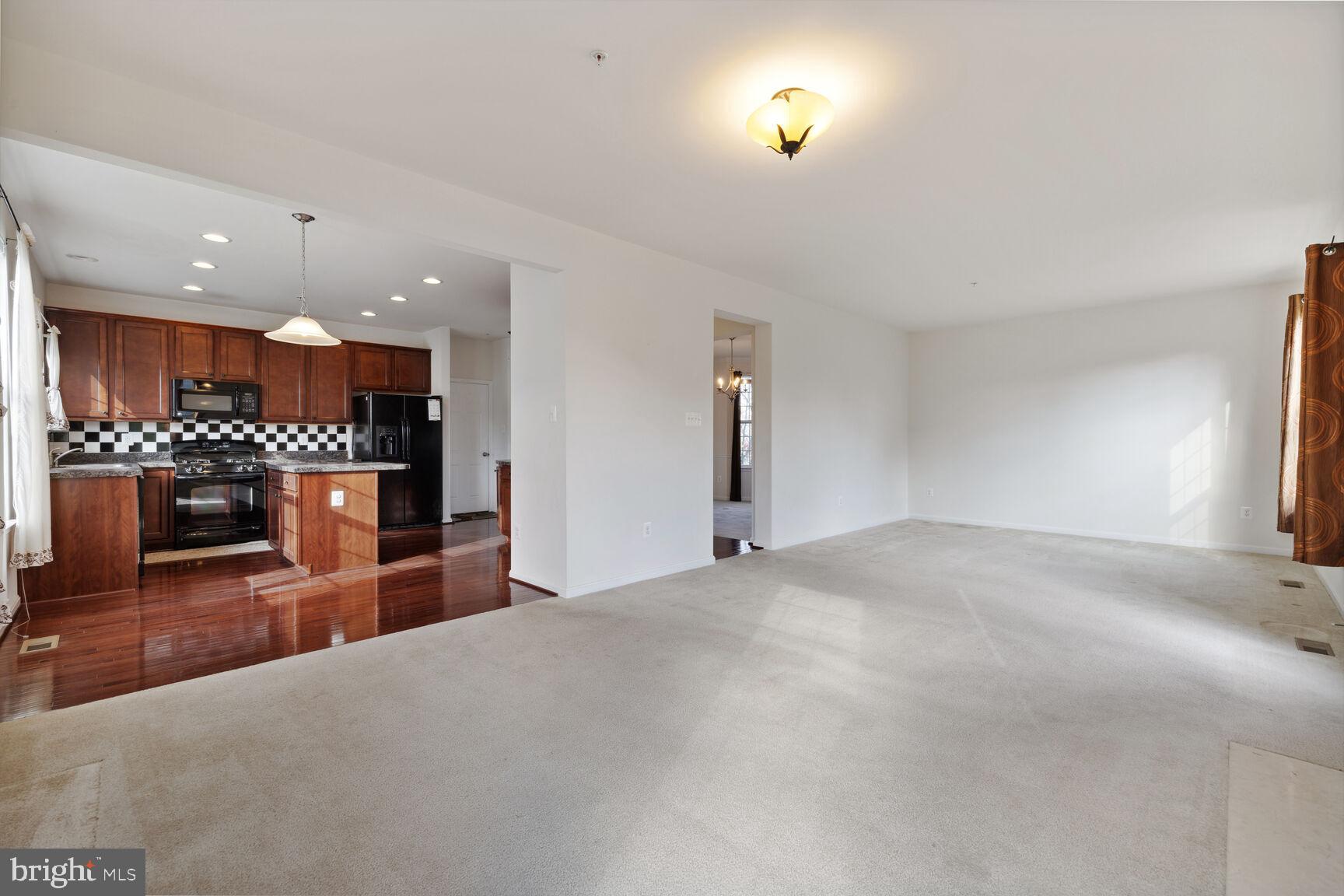 SUN MEADOW - Residential