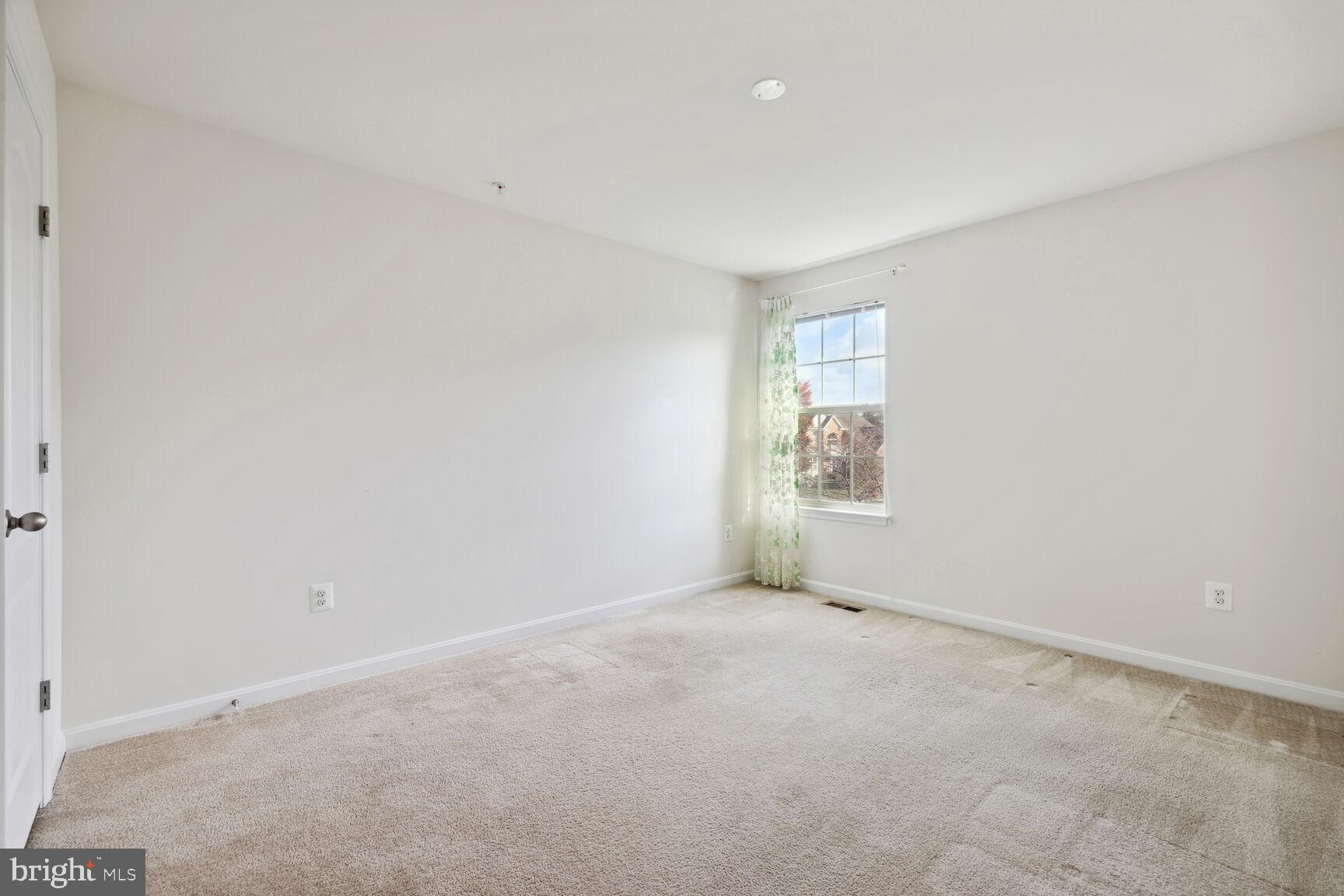 SUN MEADOW - Residential