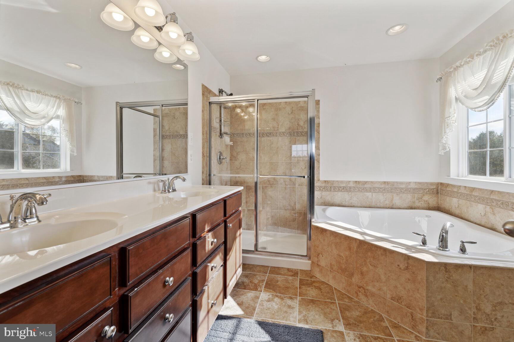 SUN MEADOW - Residential