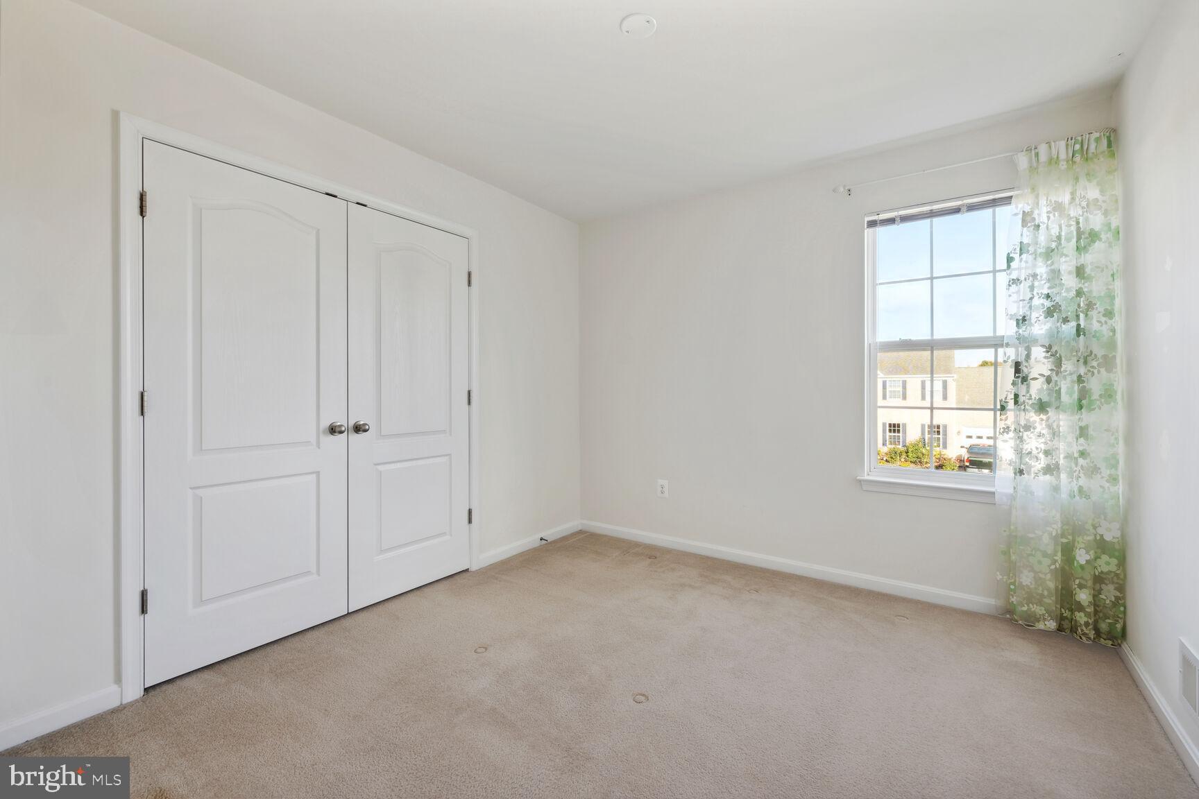 SUN MEADOW - Residential