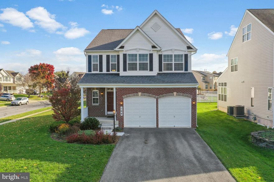 OPEN SUNDAY 11/5, 2-4PM!! Discover the perfect place to call home in this charming single family house, nestled on a picturesque corner lot in a highly sought-after community. Embrace the serene beauty of the neighborhood with its lush surroundings and a convenient location that makes commuting and shopping a breeze. The open floor plan and abundant natural light create an inviting and airy atmosphere, with the morning sun gently streaming in to start your day. This home is in mint condition thanks to the meticulous care and maintenance it has received. As an added bonus, a brand-new county library is just a short stroll away at the end of the same street, offering endless opportunities for learning and leisure. Don't miss this opportunity to make this stunning house your new home sweet home.