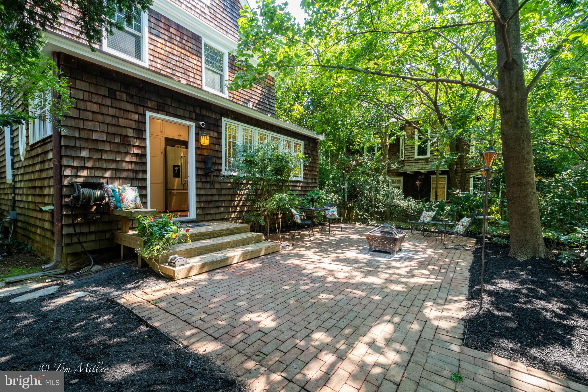 ROLAND PARK - Residential