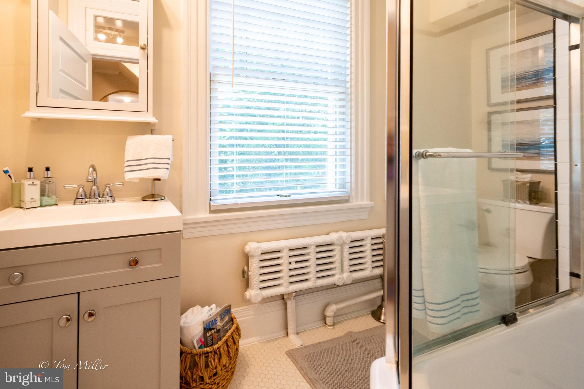 ROLAND PARK - Residential