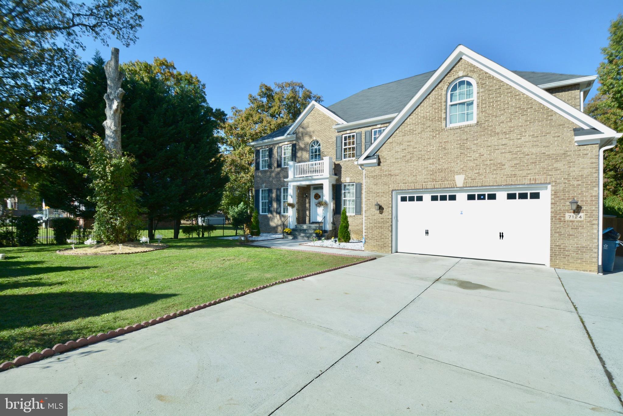 WINDSOR ESTATES - Residential