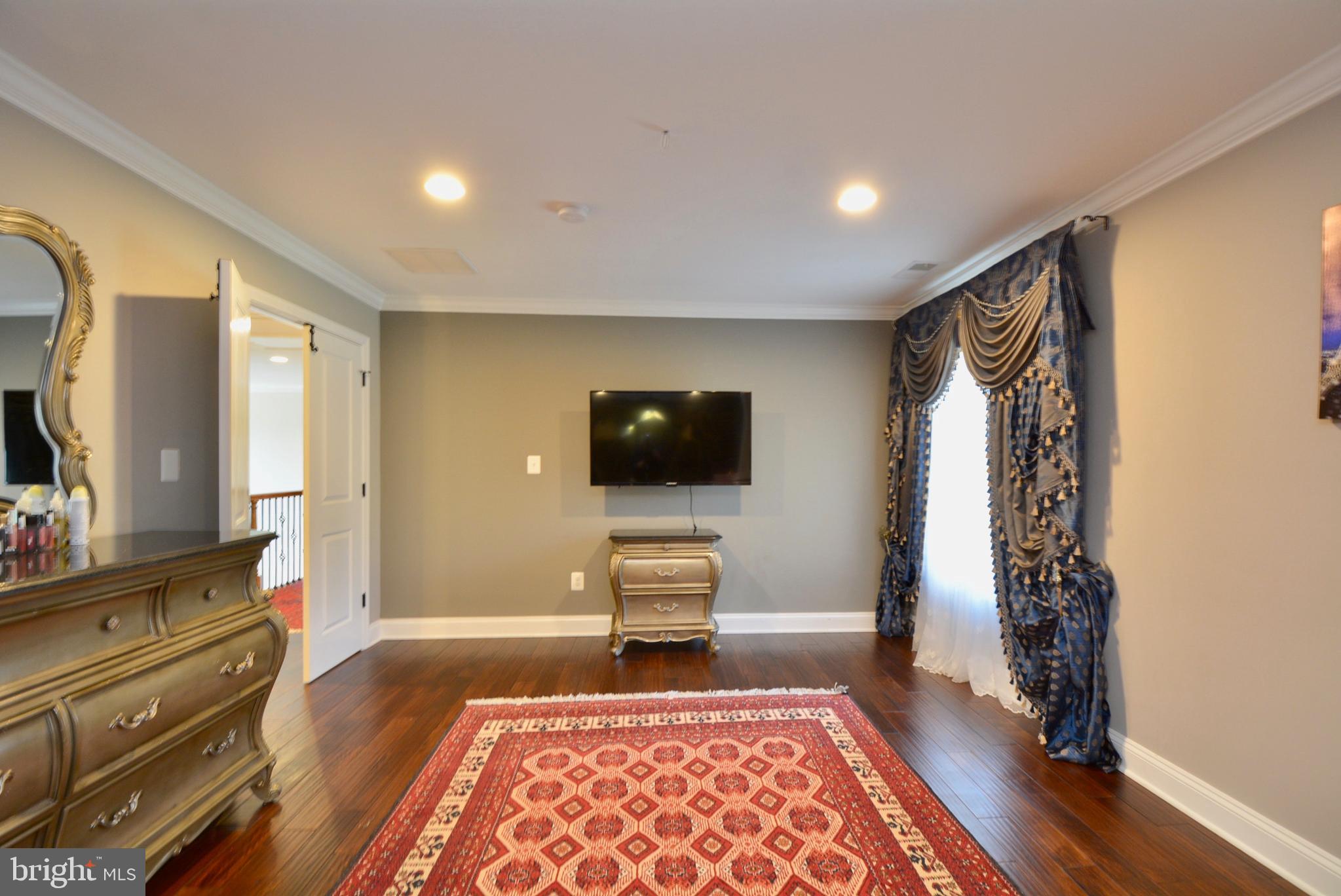 WINDSOR ESTATES - Residential