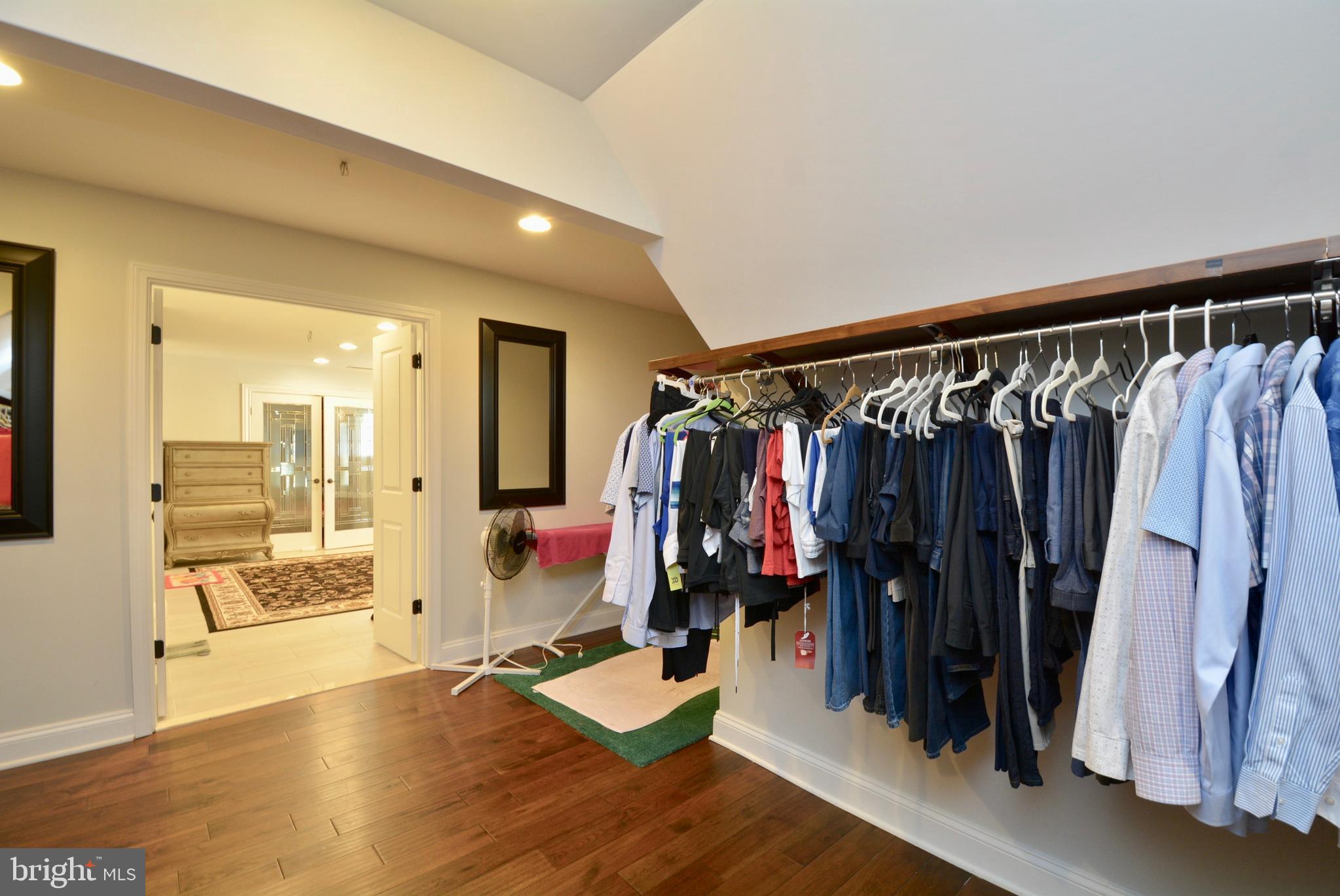 WINDSOR ESTATES - Residential