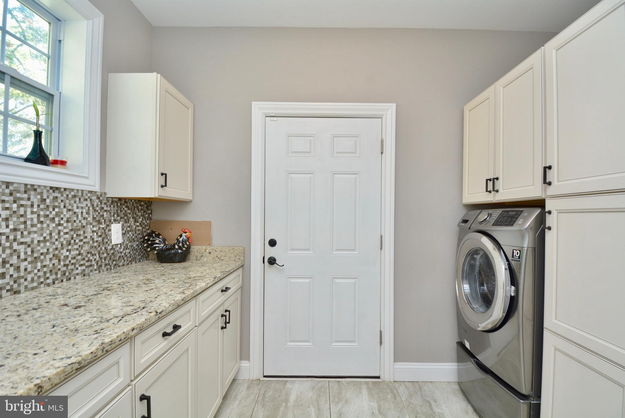 WINDSOR ESTATES - Residential