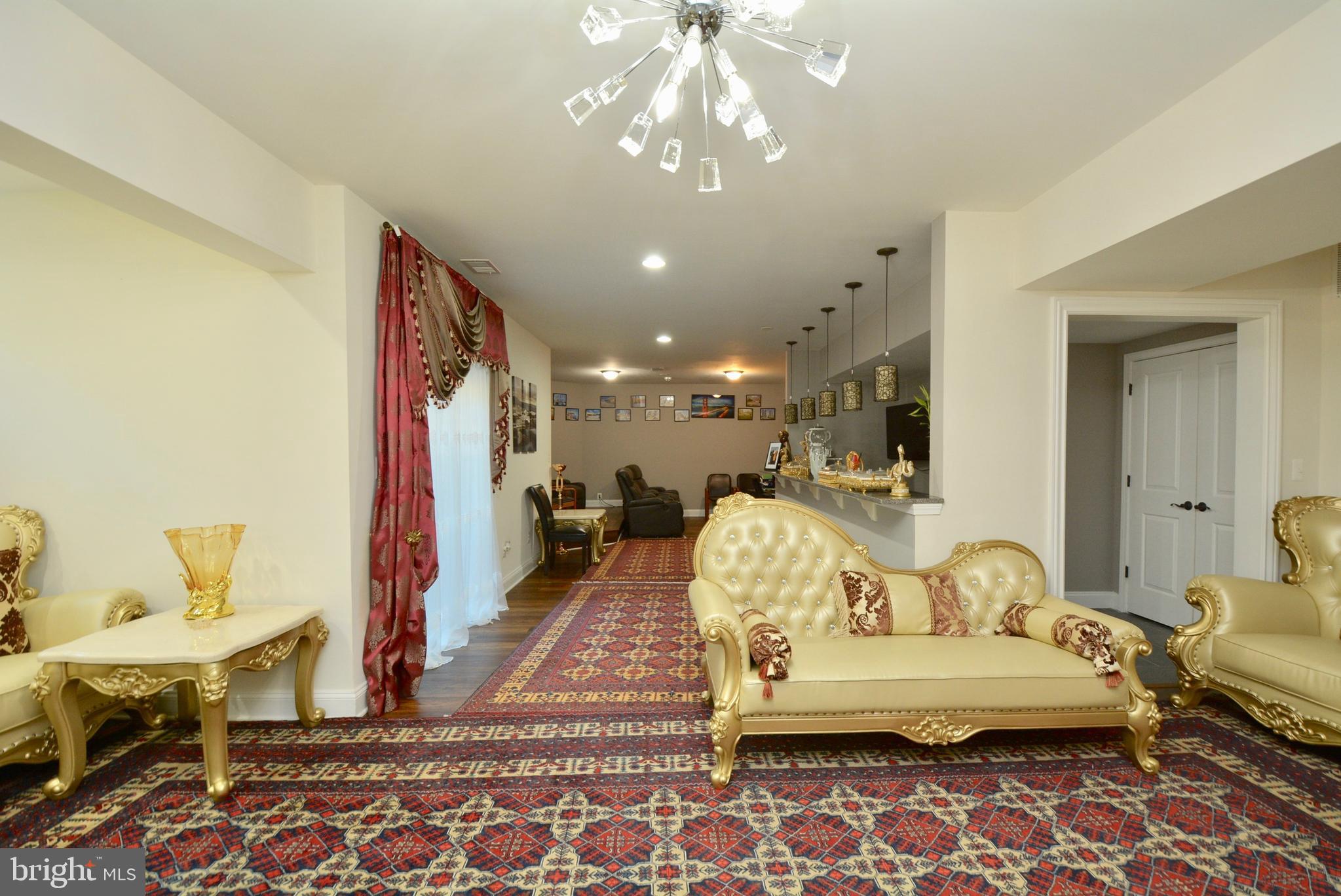 WINDSOR ESTATES - Residential