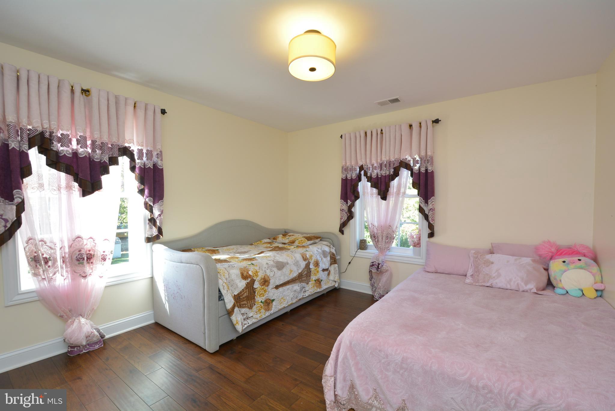 WINDSOR ESTATES - Residential