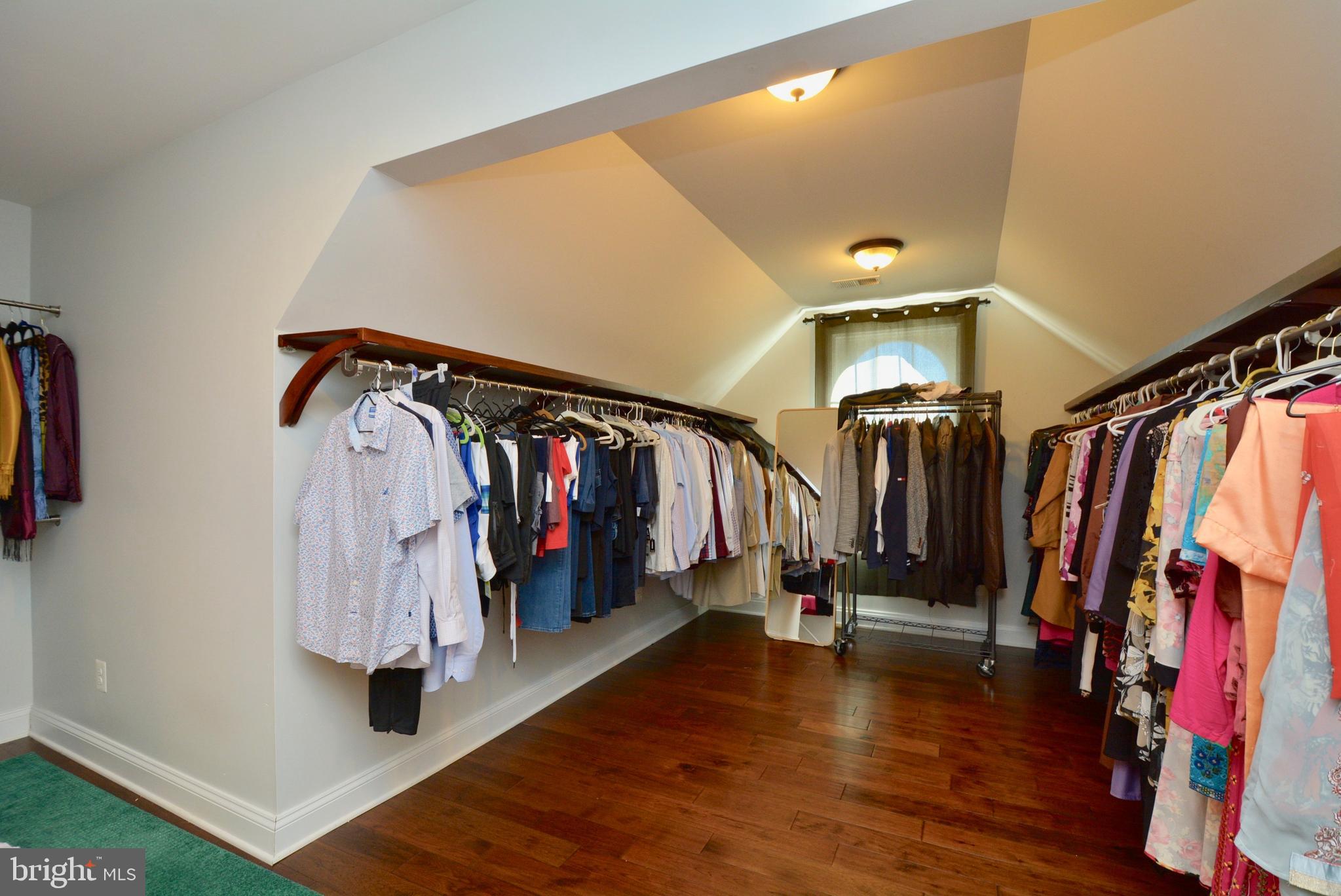 WINDSOR ESTATES - Residential