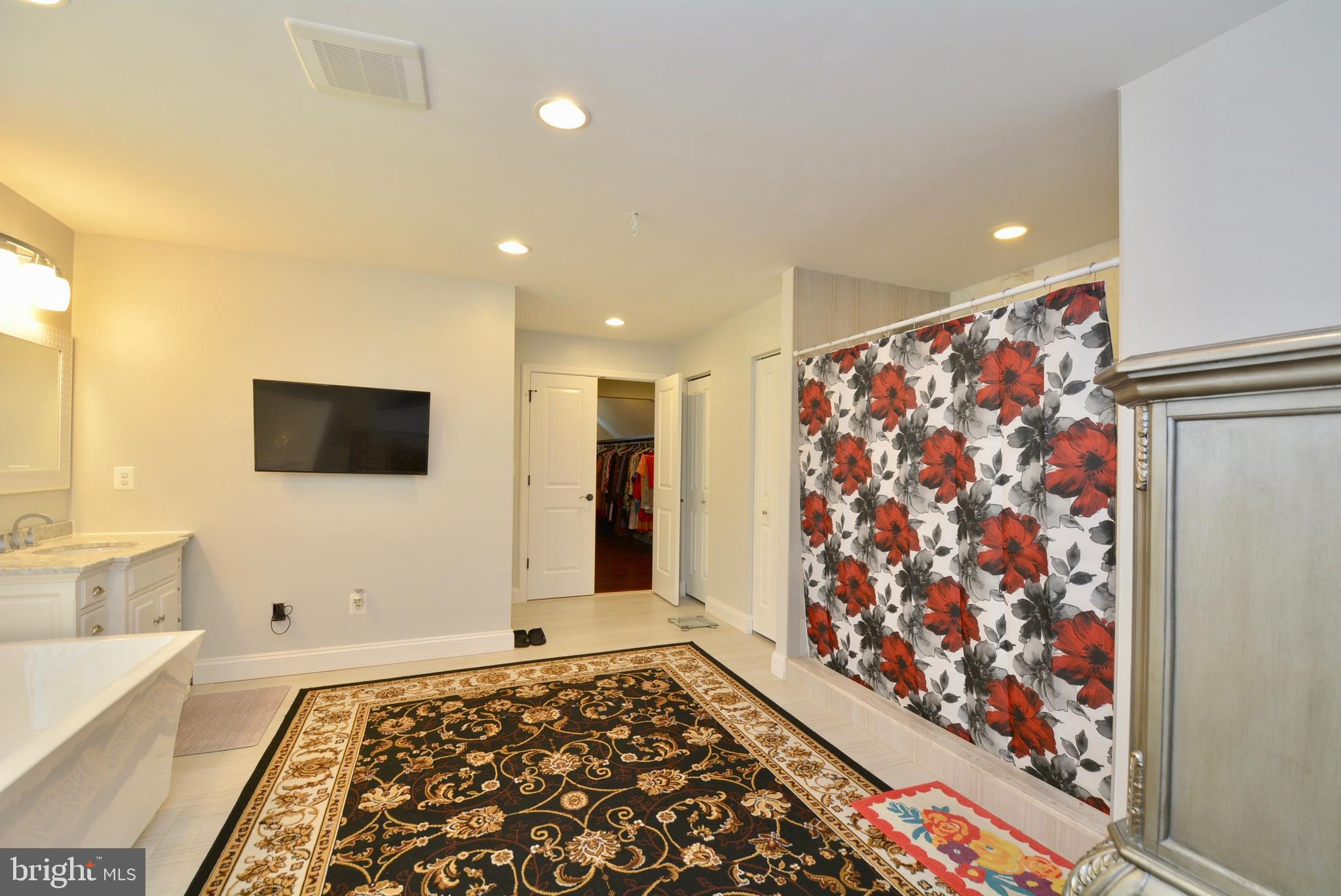 WINDSOR ESTATES - Residential